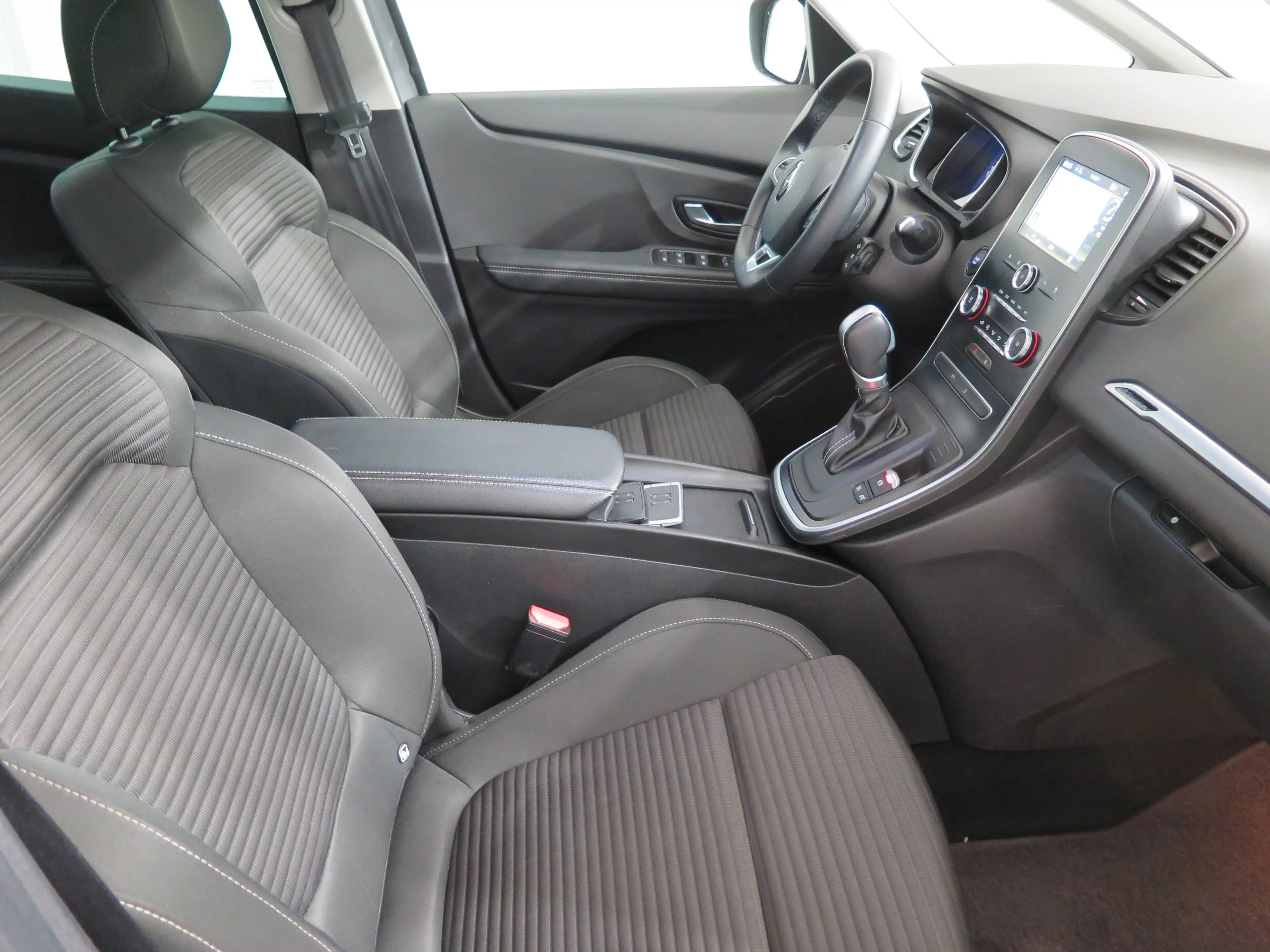 Renault Grand Scenic Grand Business Edition, 7 Sitzer, Sportsitze,Navi,RFK — photo 10
