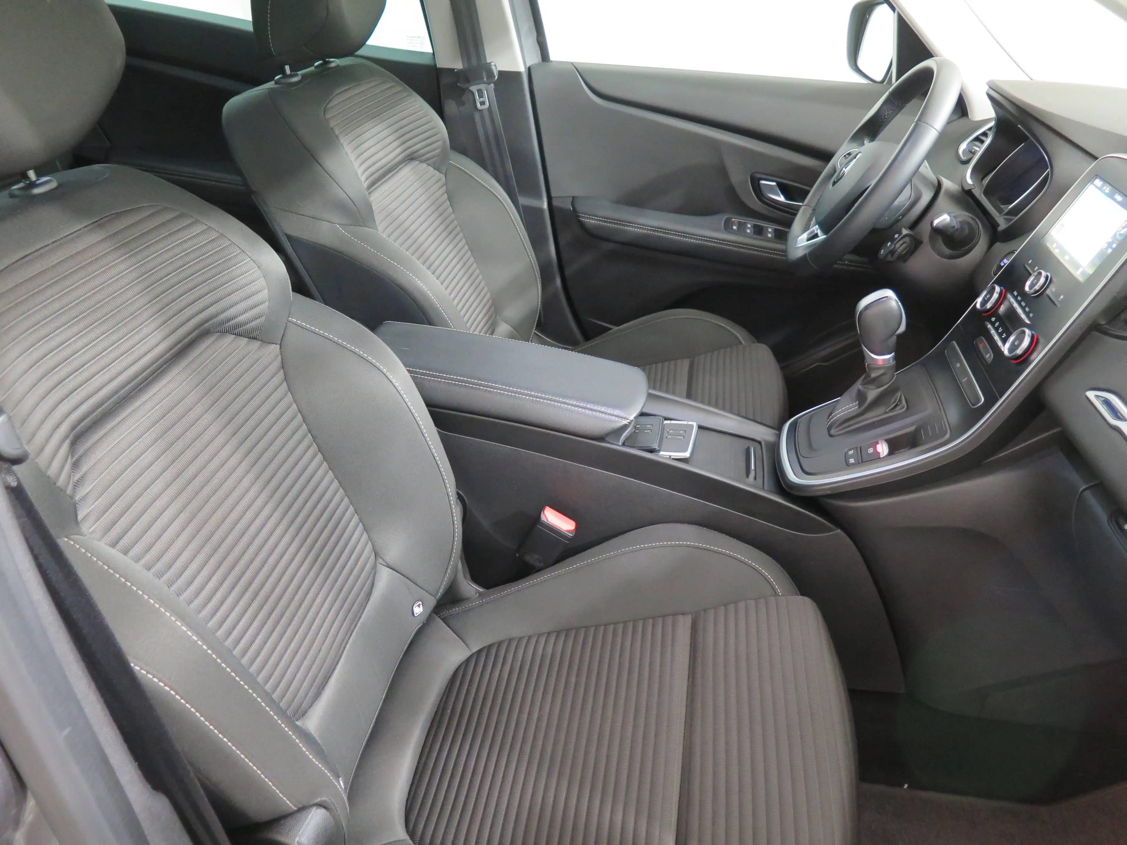 Renault Grand Scenic Grand Business Edition, 7 Sitzer, Sportsitze,Navi,RFK — photo 11