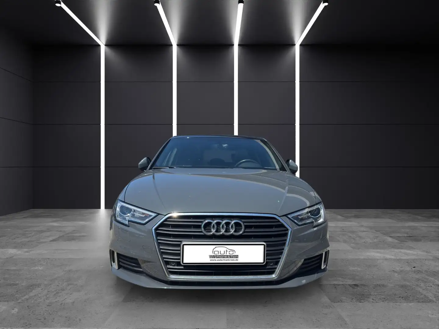 Audi A3 Sportback S-Line Pano*PDC*Xenon*Navi*Shzg Grau - 2