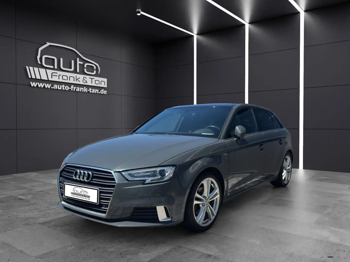 Audi A3 Sportback S-Line Pano*PDC*Xenon*Navi*Shzg Grau - 1