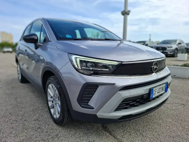 Opel Crossland X view 3