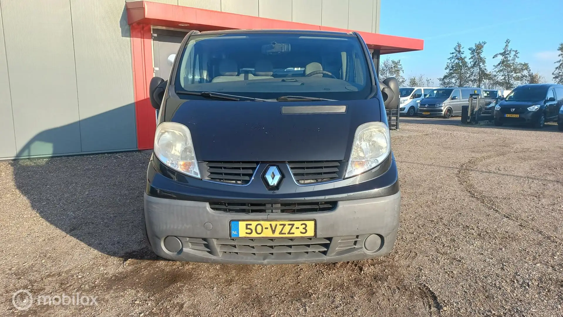 Renault Trafic bestel 2.0 dCi T29 L2H1 Zwart - 2