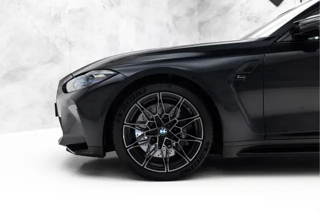 BMW M3 view 9