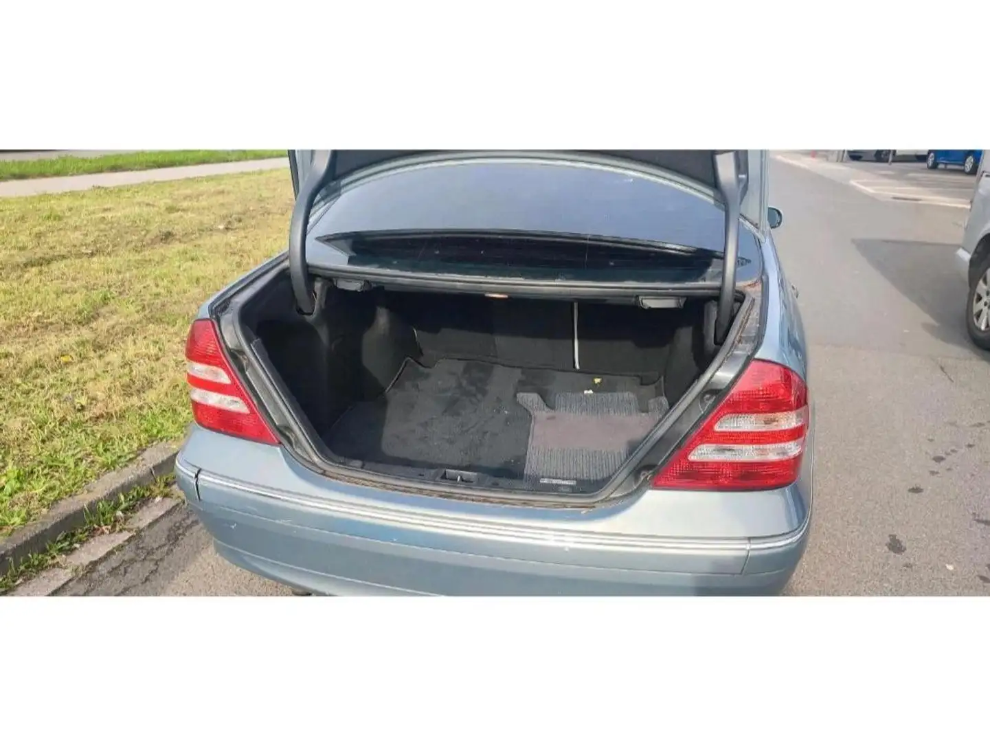 Mercedes-Benz 180 Grau - 2