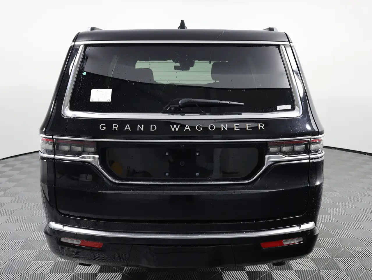 Jeep Grand Wagoneer снимка Jeep Grand Wagoneer