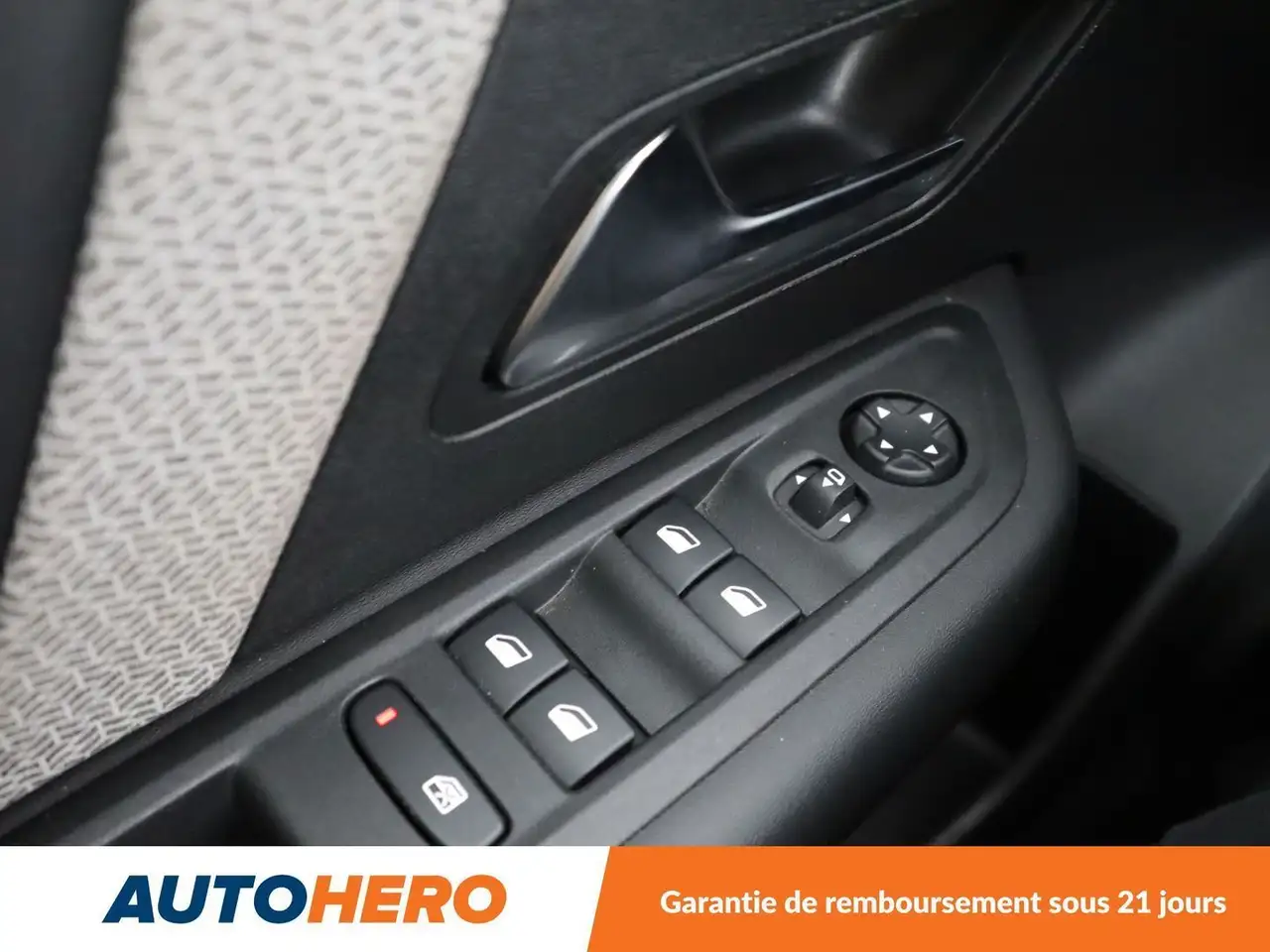 Citroen C4 e-C4 X — photo 27