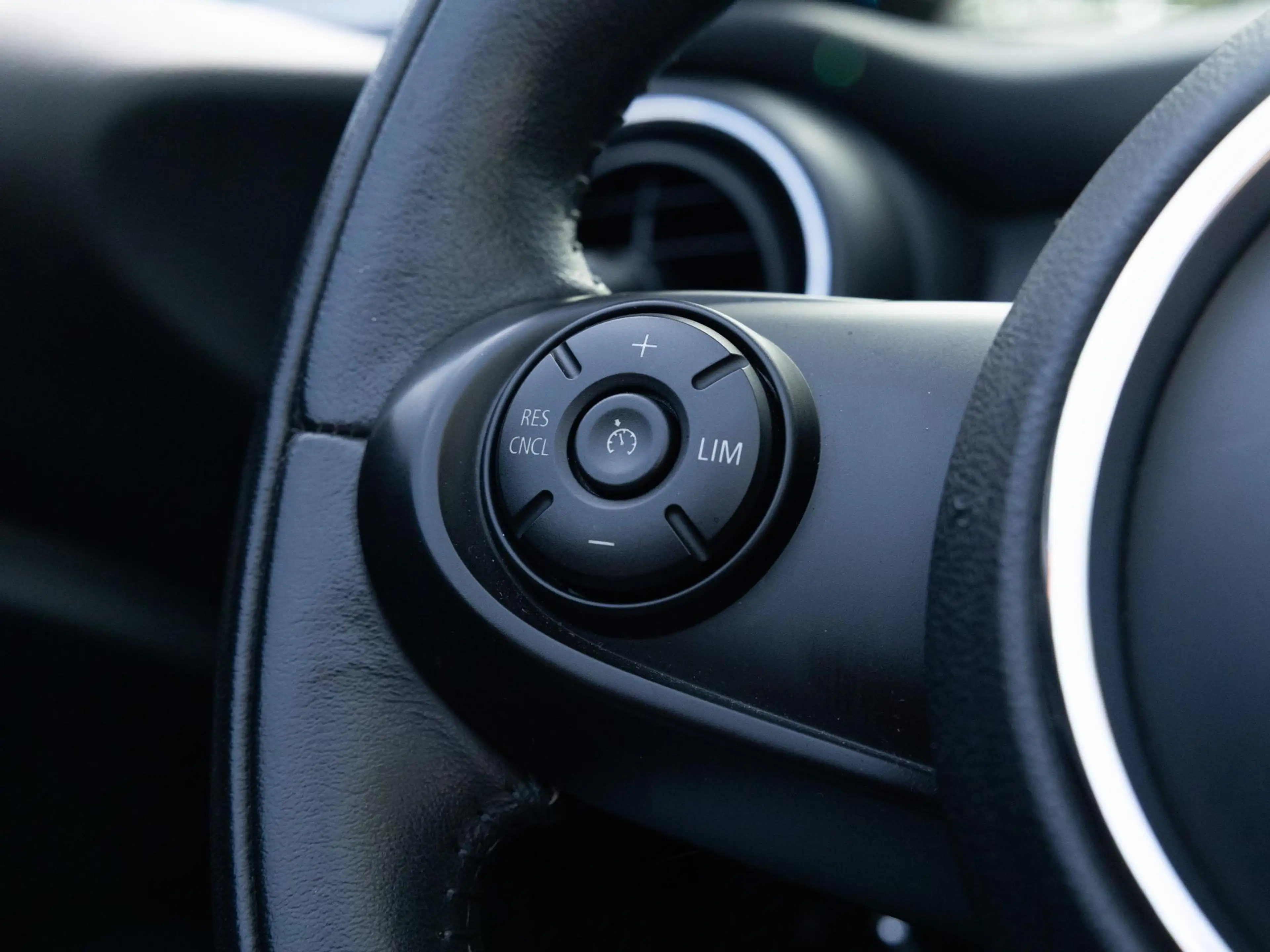 MINI Cooper Cabrio 1.5 Chili Serious Business — photo 20