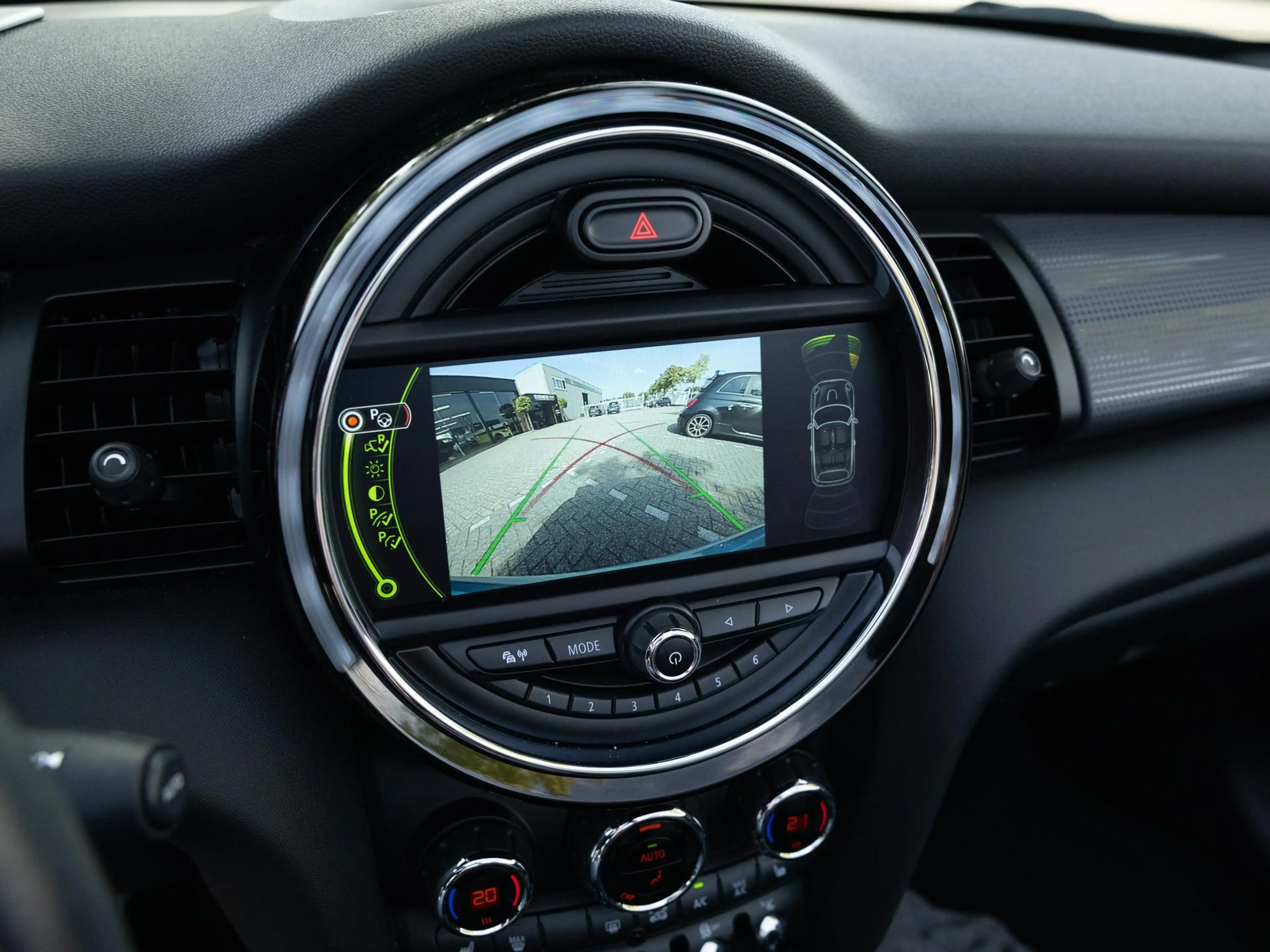 MINI Cooper Cabrio 1.5 Chili Serious Business — photo 9