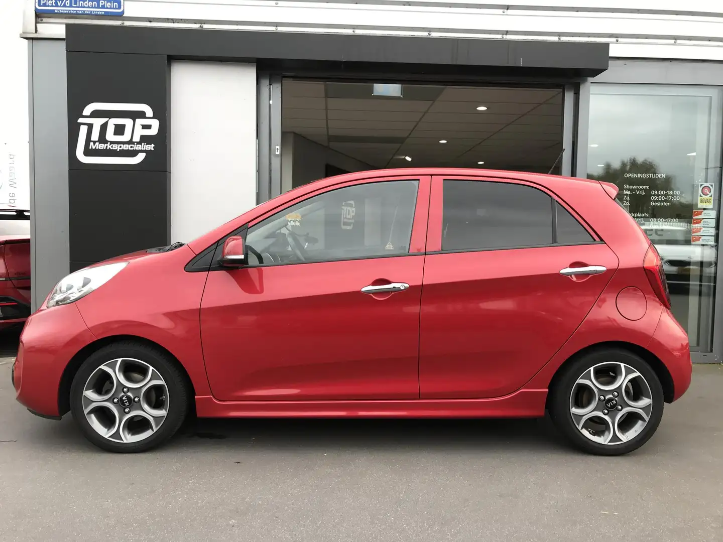 Kia Picanto 1.2 SportsLine Navigator Rood - 2