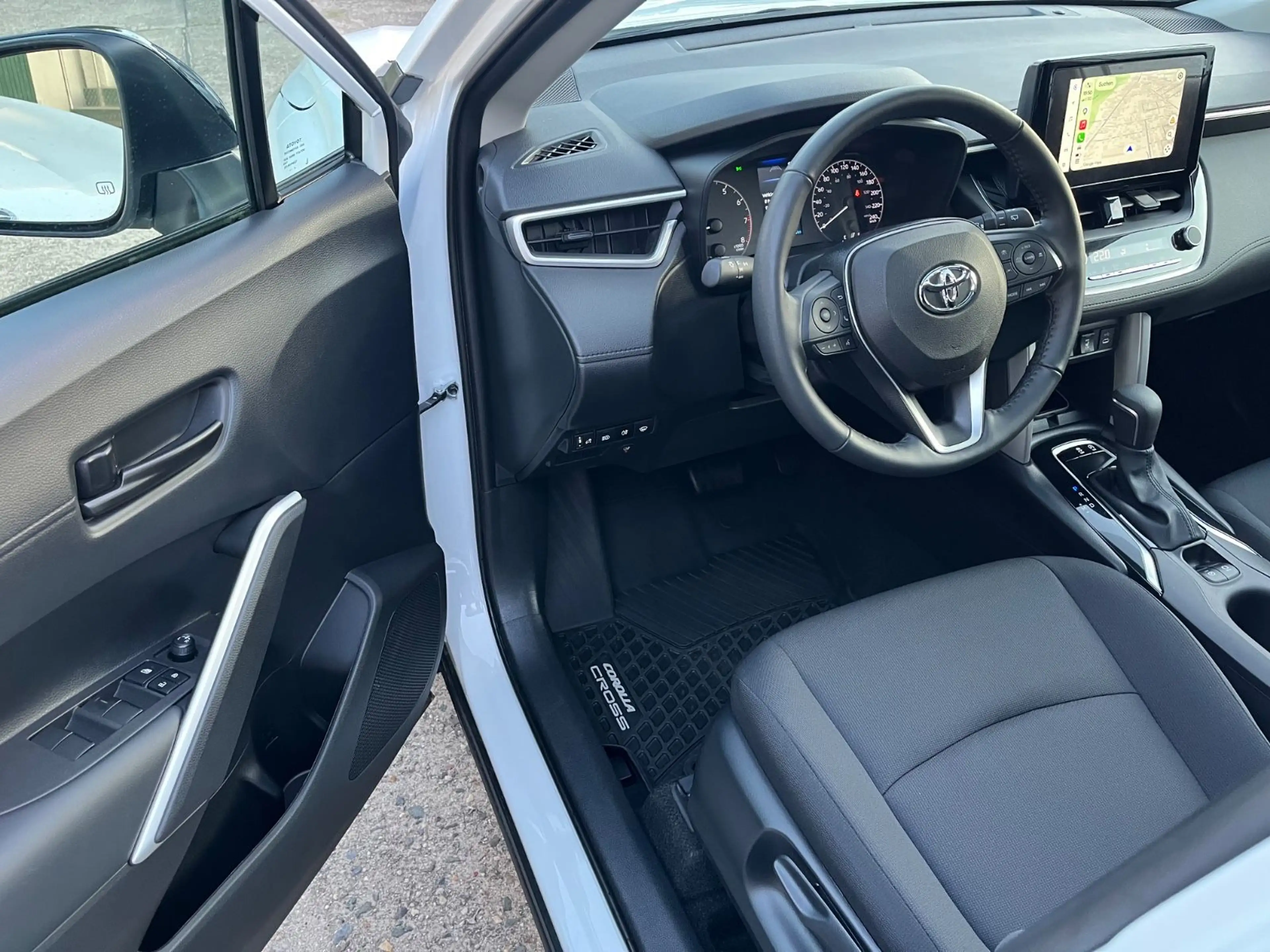 Toyota Corolla Cross 2.0- Allrad Schiebedach LED — photo 12
