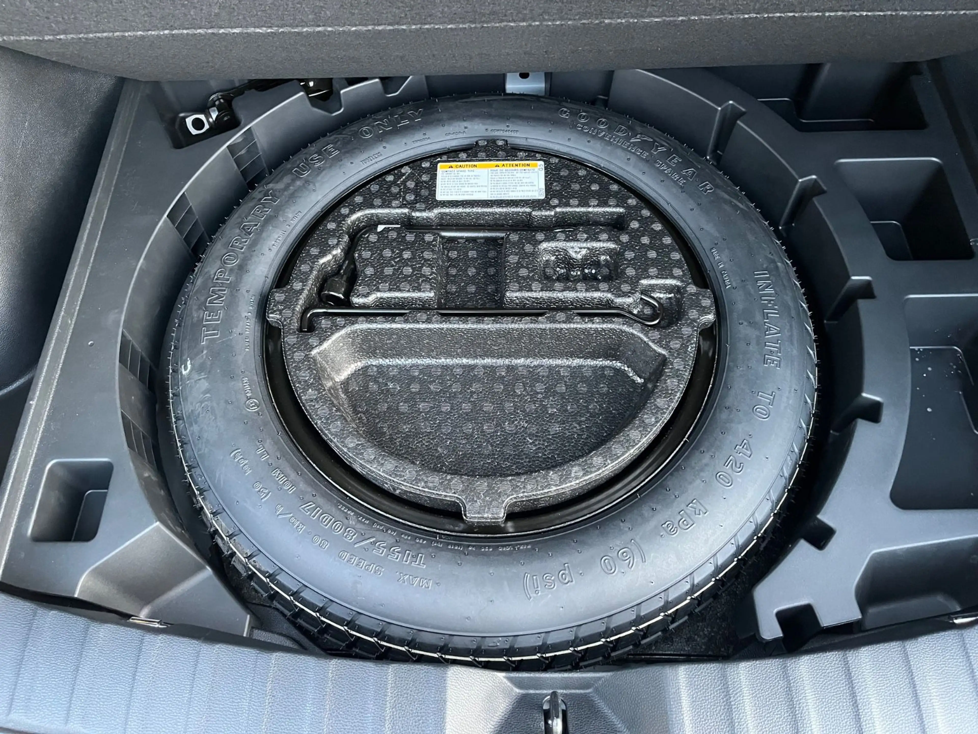 Toyota Corolla Cross 2.0- Allrad Schiebedach LED — photo 10