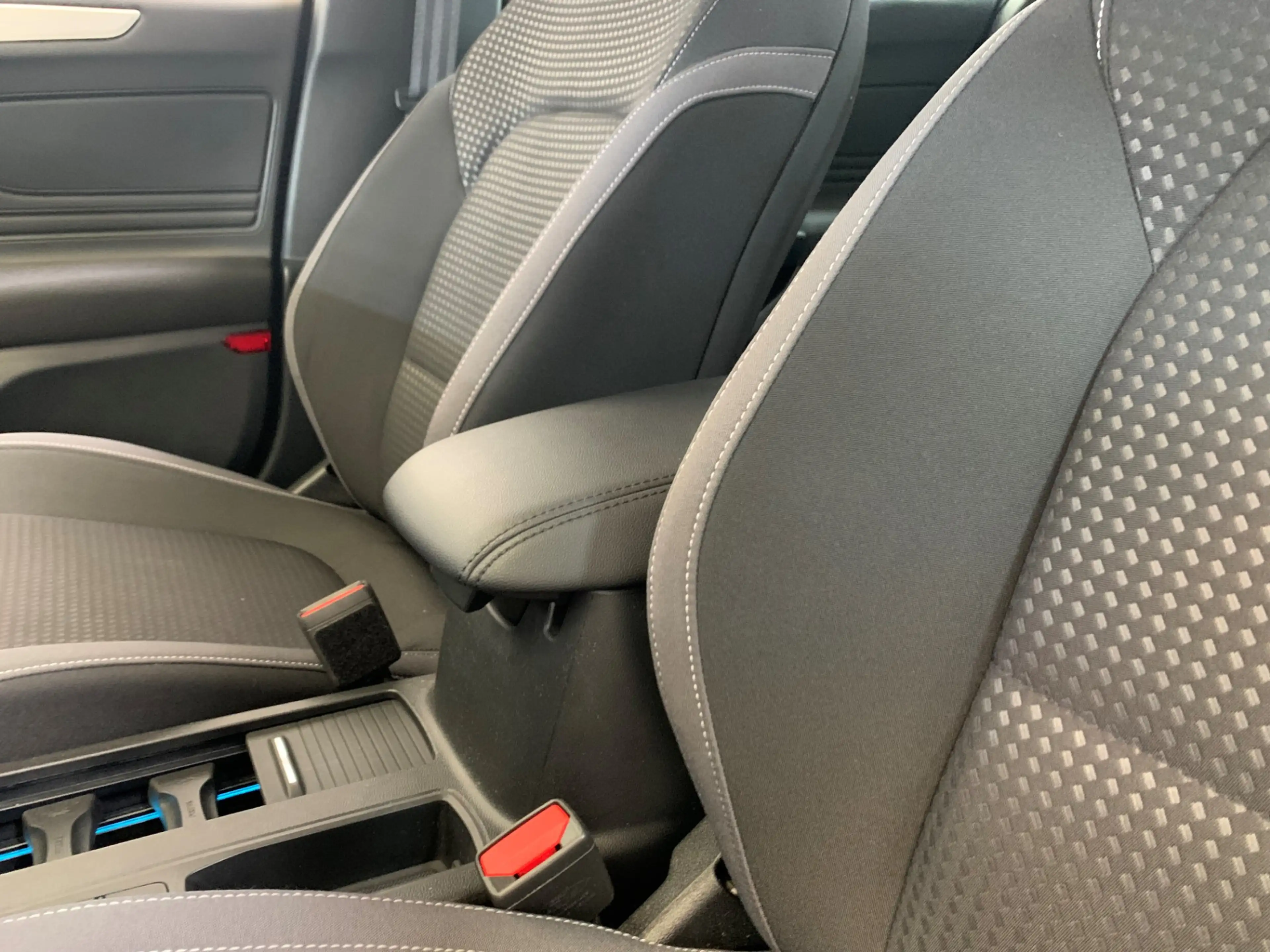 Ford Focus 1.0 EcoBoost Trend Edition Business NAVIGATIE-AIRC — photo 40