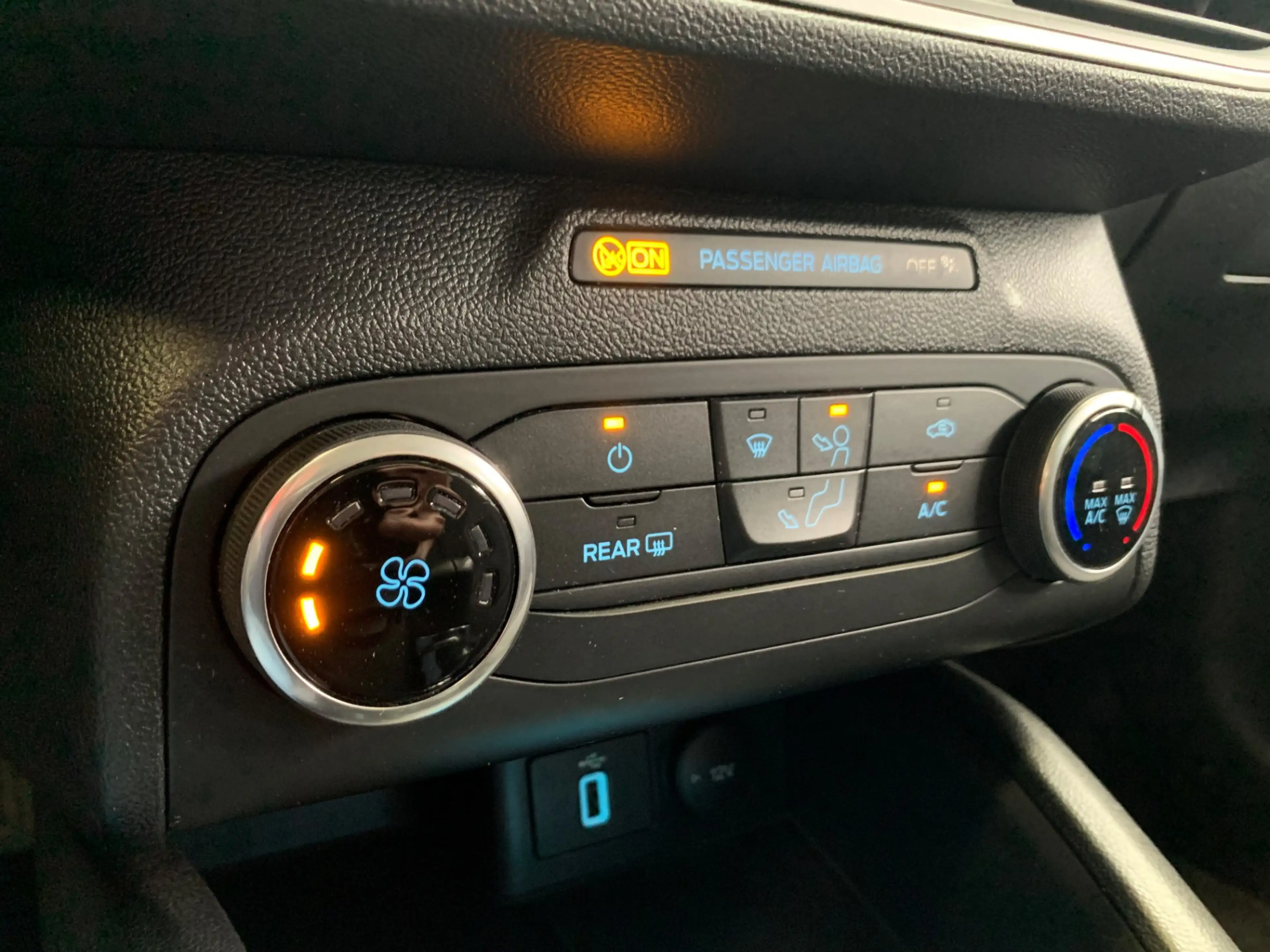 Ford Focus 1.0 EcoBoost Trend Edition Business NAVIGATIE-AIRC — photo 28