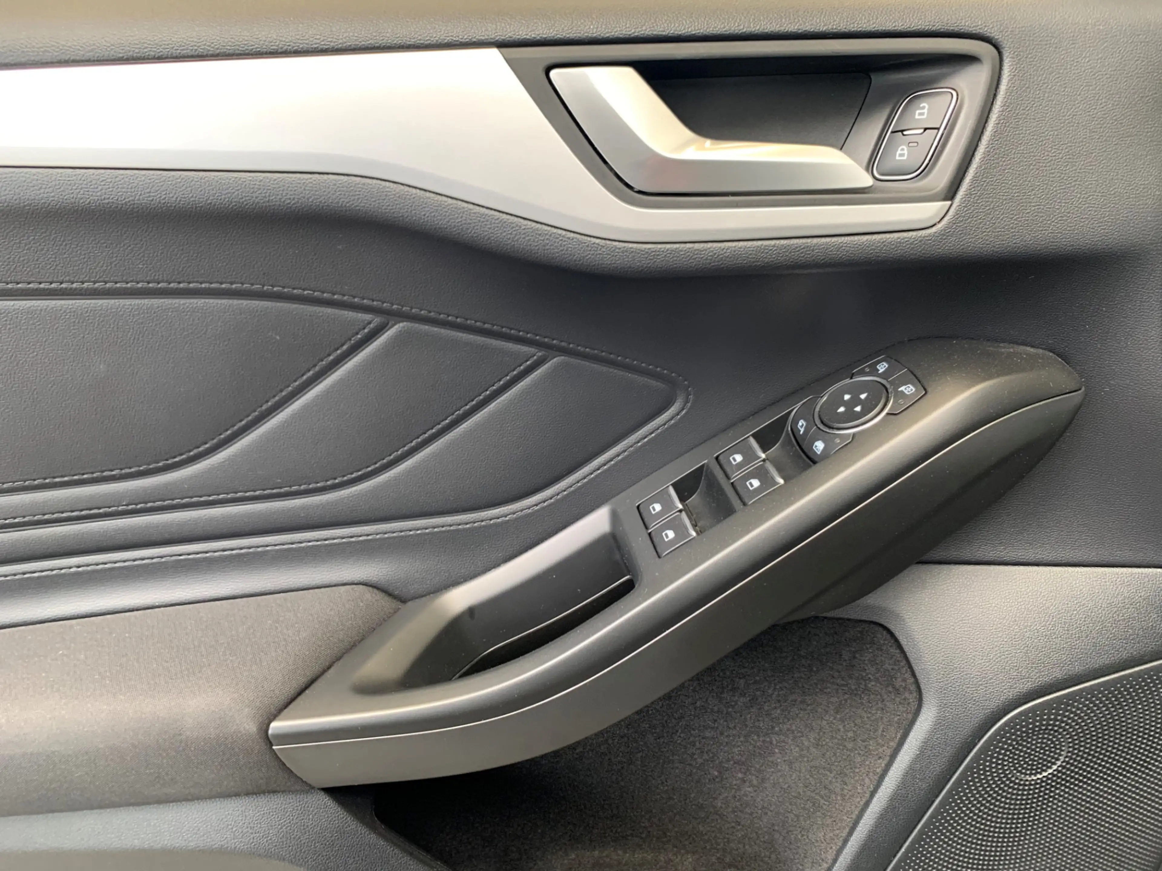 Ford Focus 1.0 EcoBoost Trend Edition Business NAVIGATIE-AIRC — photo 35