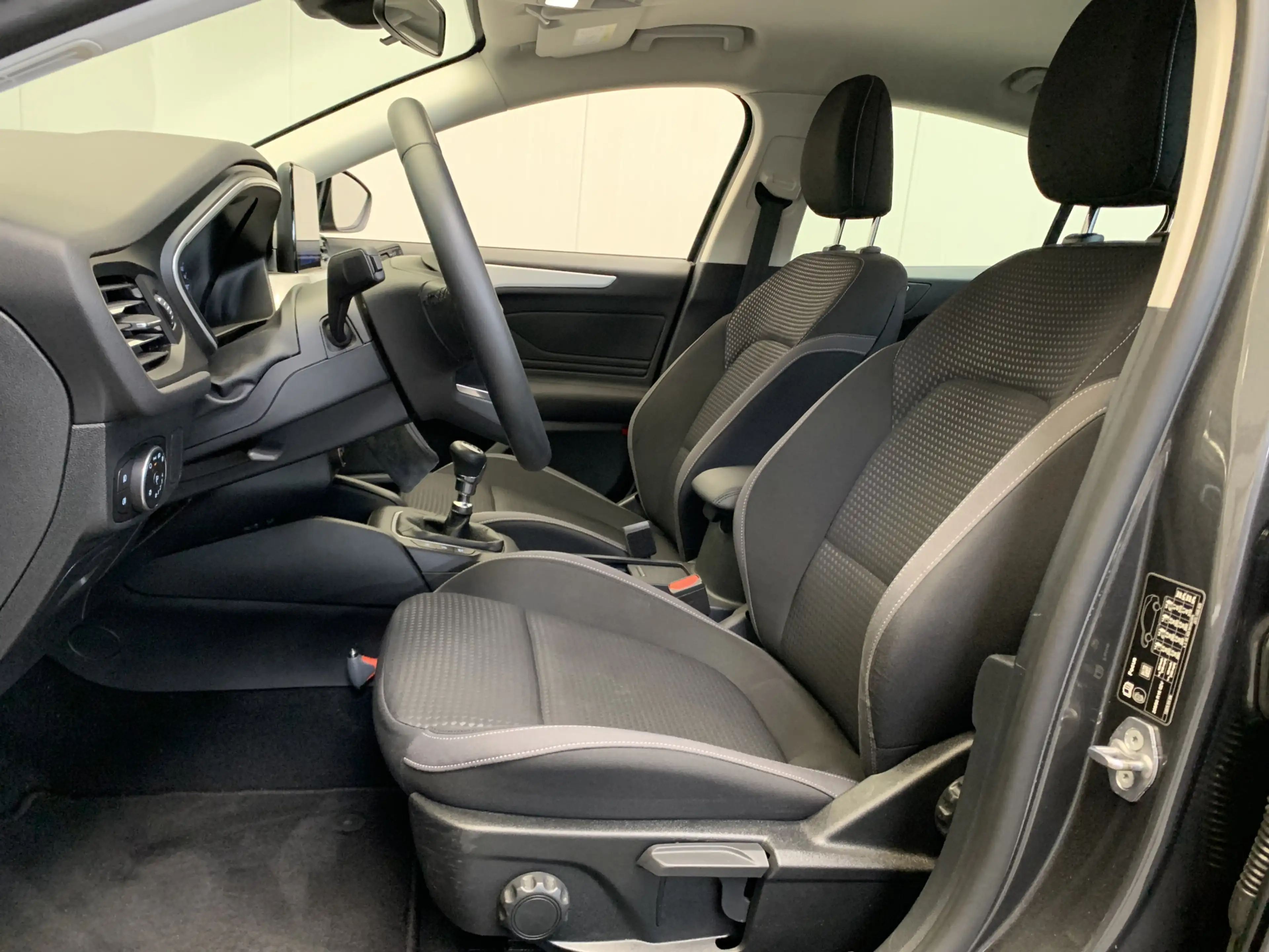 Ford Focus 1.0 EcoBoost Trend Edition Business NAVIGATIE-AIRC — photo 38