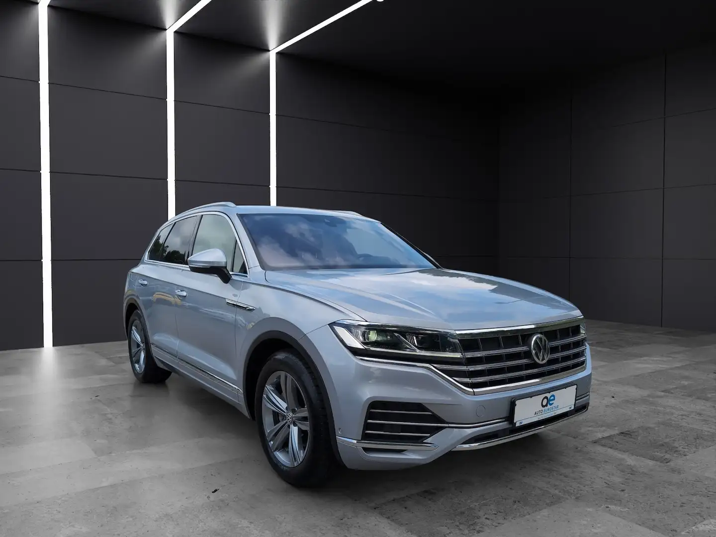 Volkswagen Touareg Atmosphere 4M*LED*HUD*StHz*eAHK*ACC*Luft Silber - 2