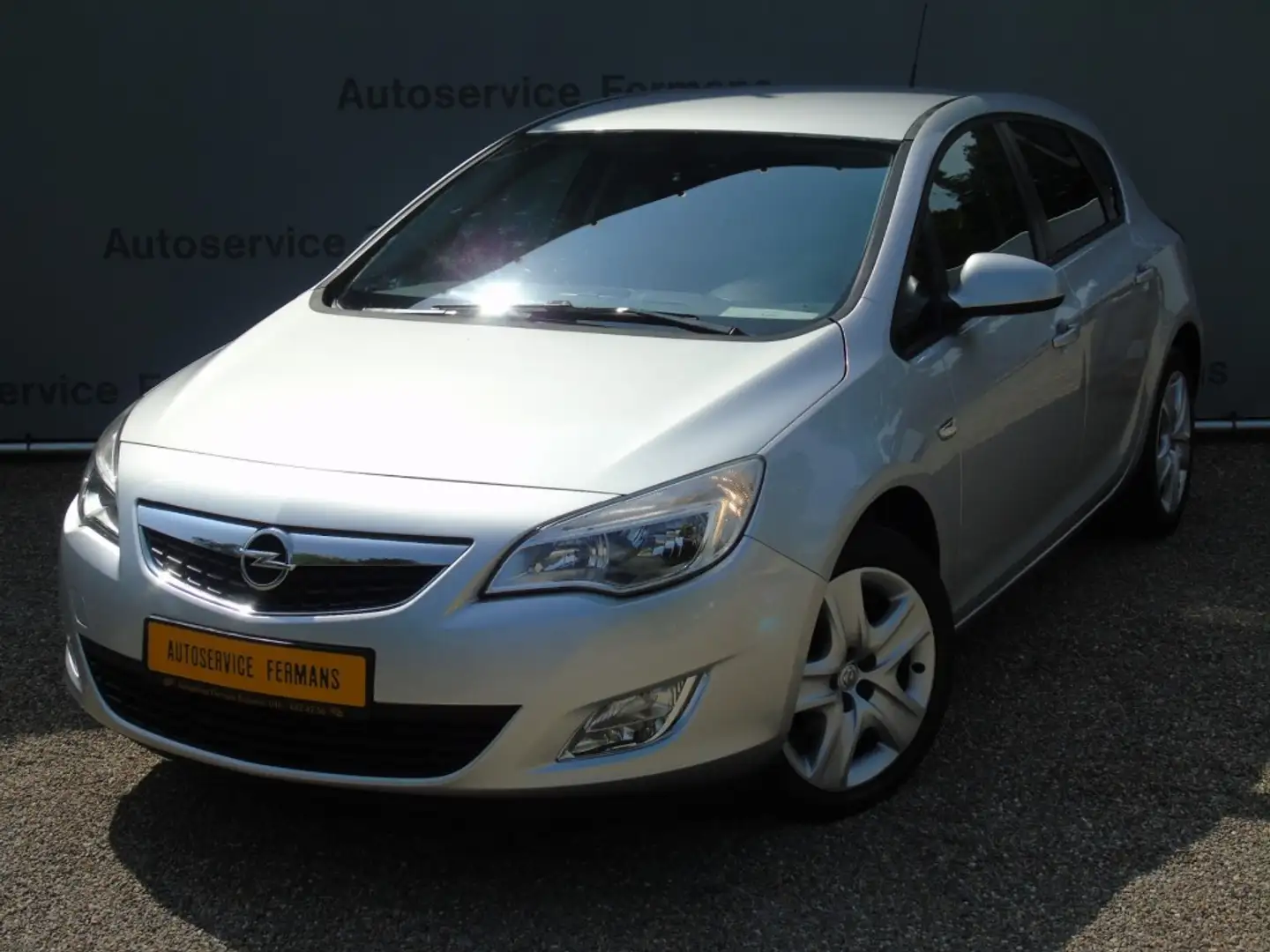 Opel Astra 1.4 Turbo 140PK - 2011 - 79DKM - Airco Zilver - 2