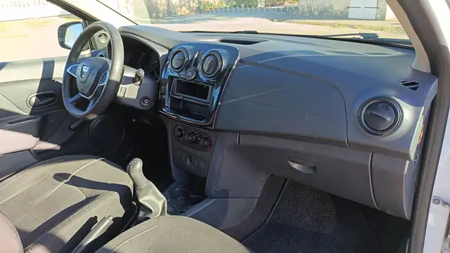 Dacia Sandero view 10