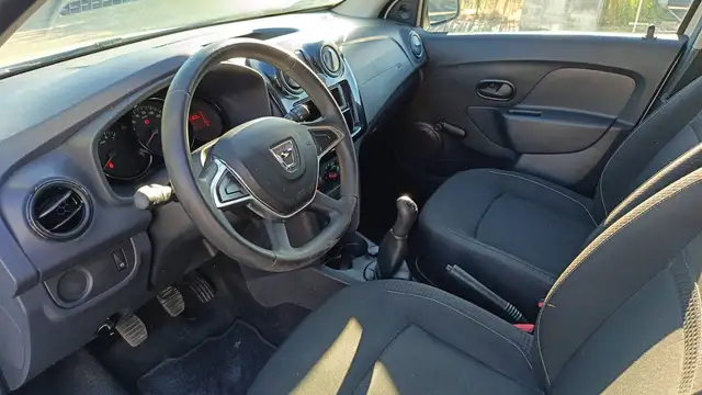 Dacia Sandero view 8