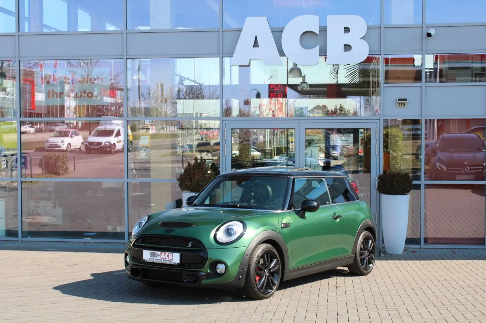 MINI Cooper S Panorama H/K Navi Leder Works-Abgas RFK Grün - 1