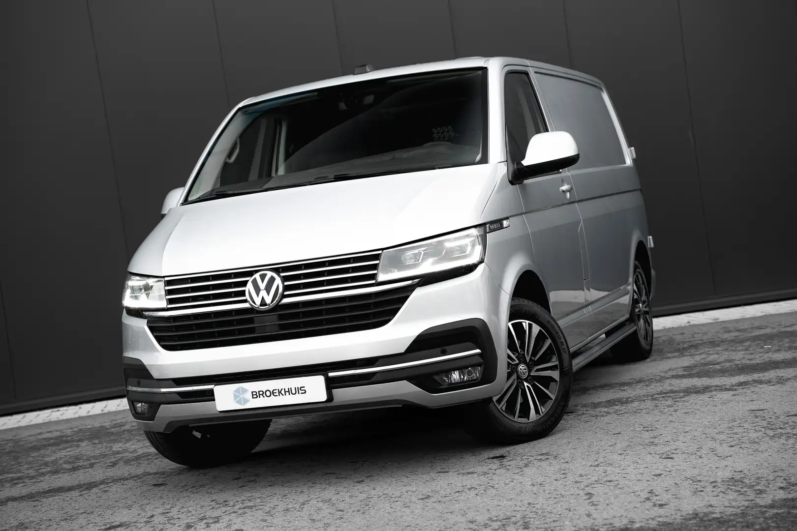 Volkswagen Transporter 2.0 TDI L1H1 28 Bulli 150 Pk DSG | Achterdeuren | Grijs - 2