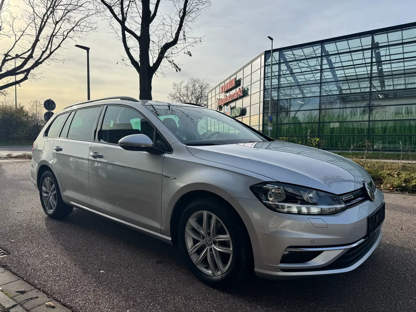 Volkswagen Golf Variant 1.5 TGI DSG Comfortline Erdgas+Benzin Silber - 2
