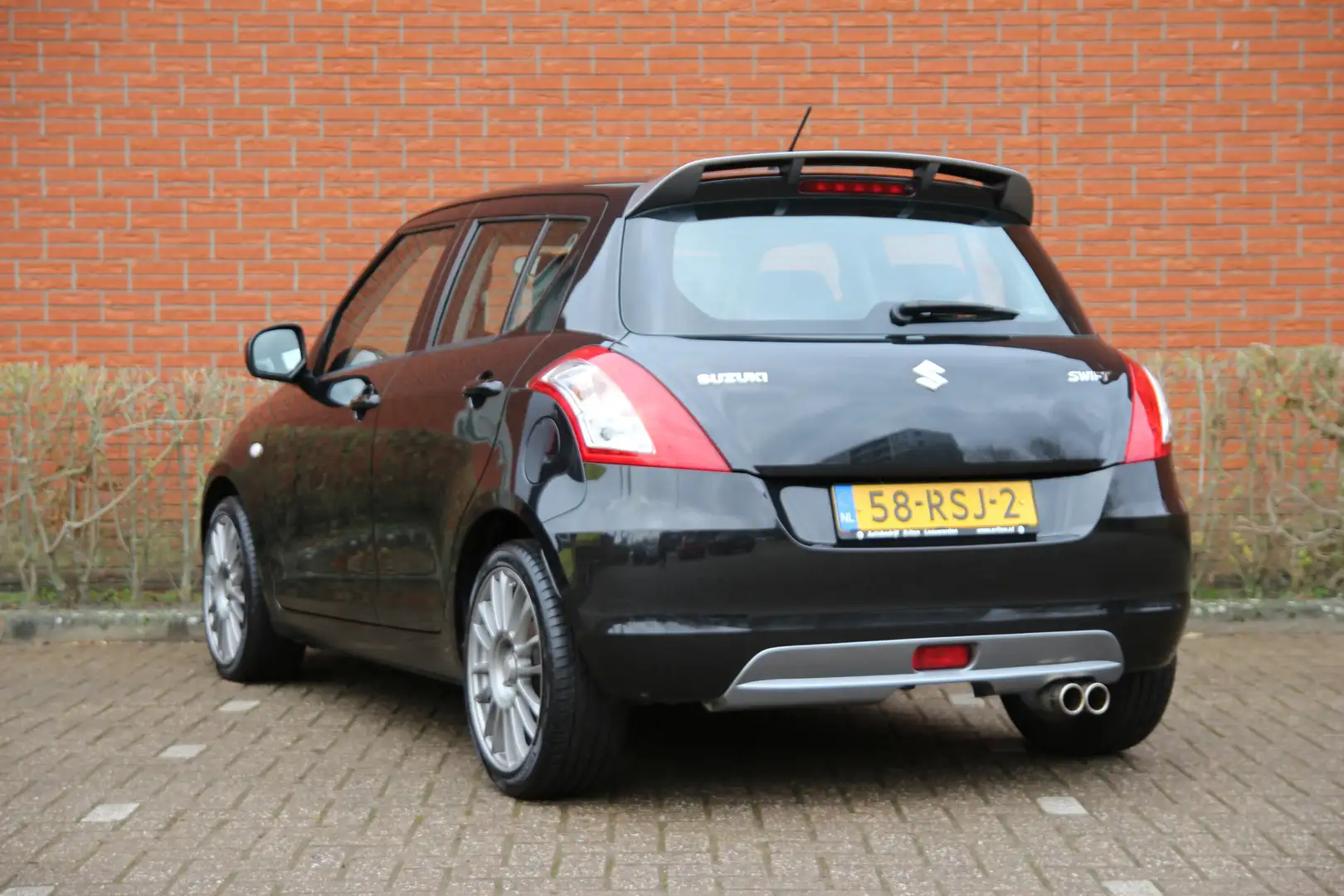 Suzuki Swift 1.2 95pk Comfort EASSS | NL-auto | Sport pakket! | Noir - 2