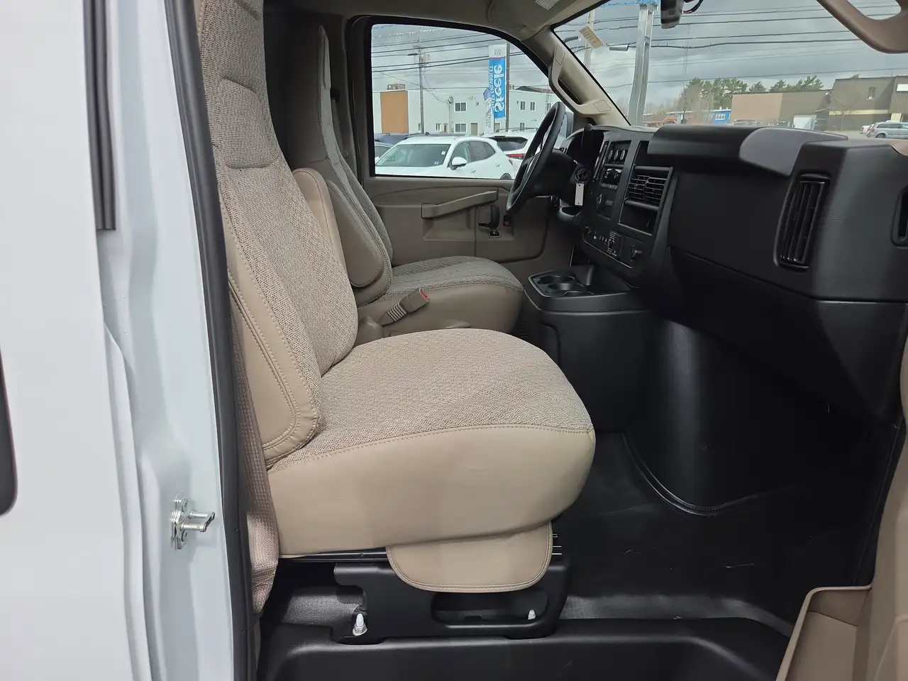 Chevrolet Express 2500 снимка Chevrolet Express 2500