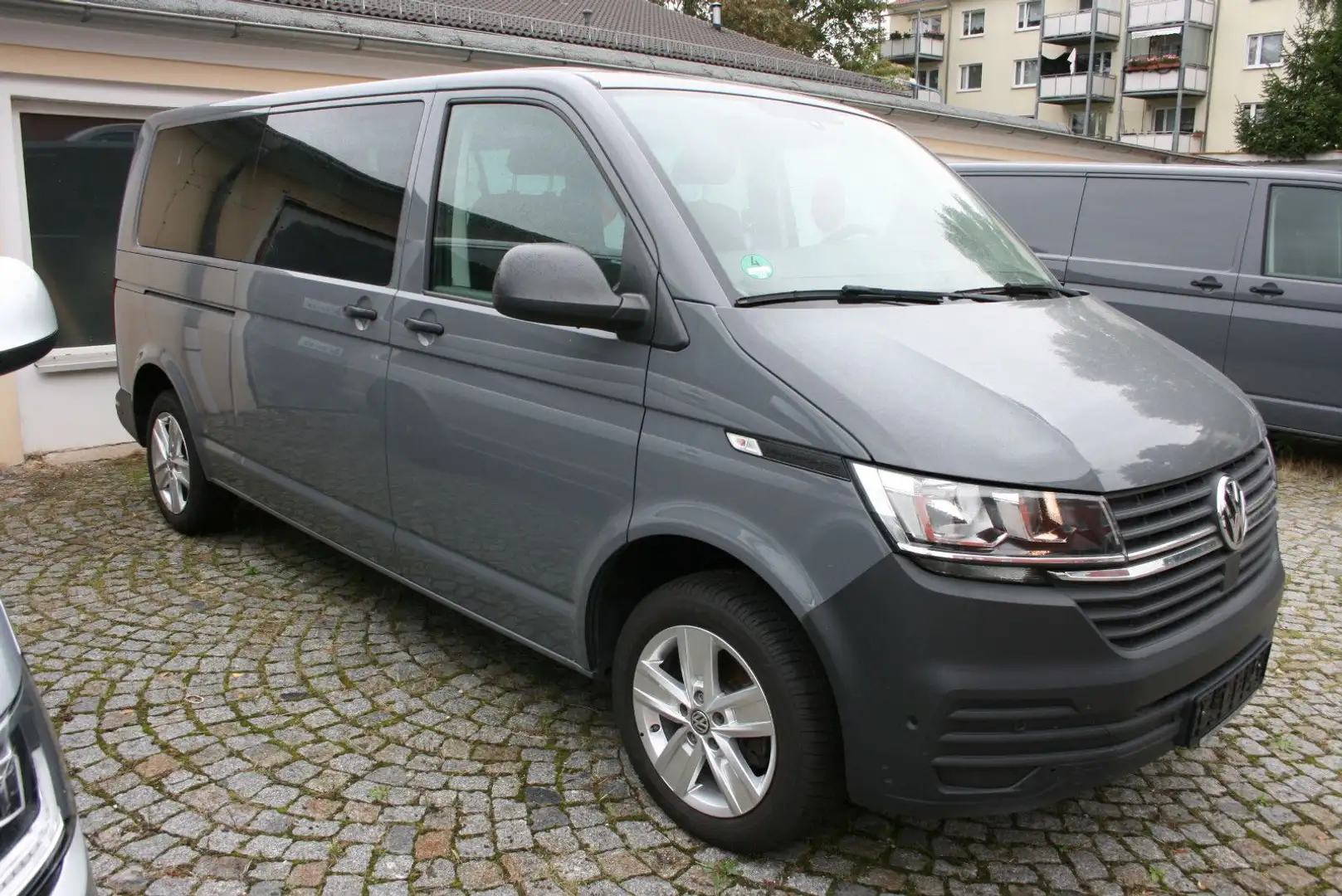 Volkswagen T6 Kombi T6.1 Kombi lang 2x el.Schiebetür -Standheiz.-DSG Gris - 1