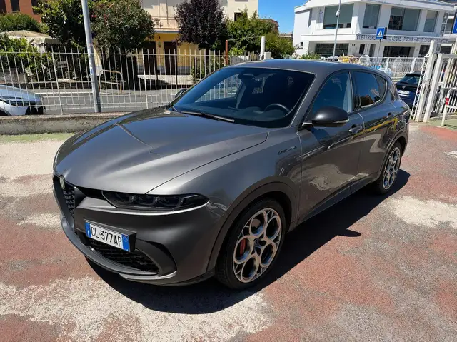 Alfa Romeo Tonale view 2