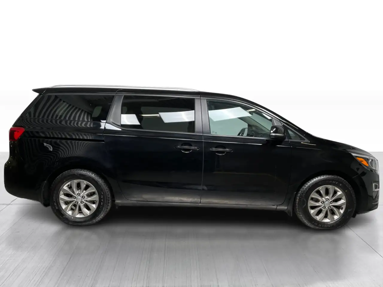Kia Sedona снимка Kia Sedona
