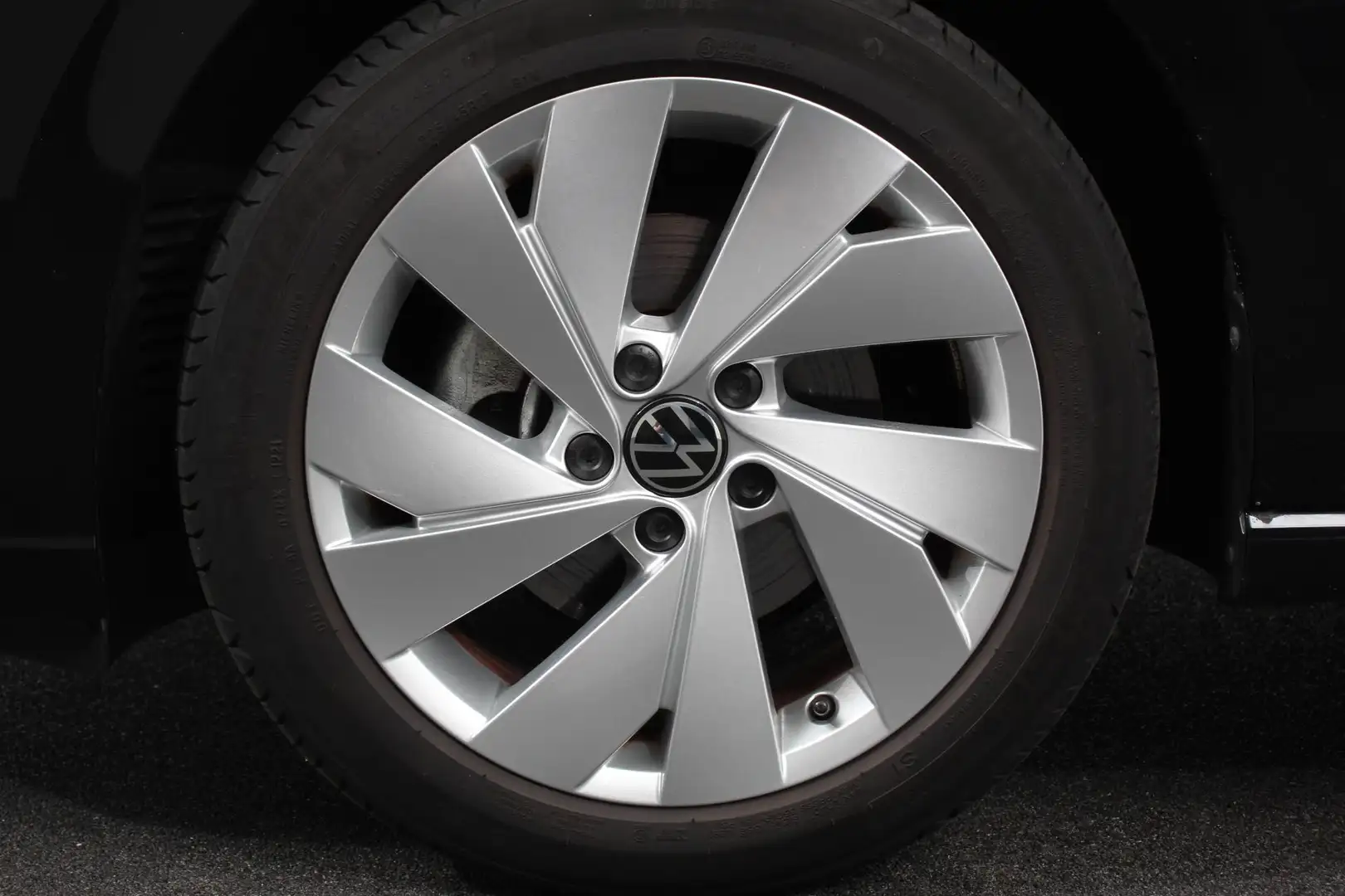 Volkswagen Golf Variant 1.5 eTSI 150pk DSG Style | Navigatie | Apple Carpl Noir - 2