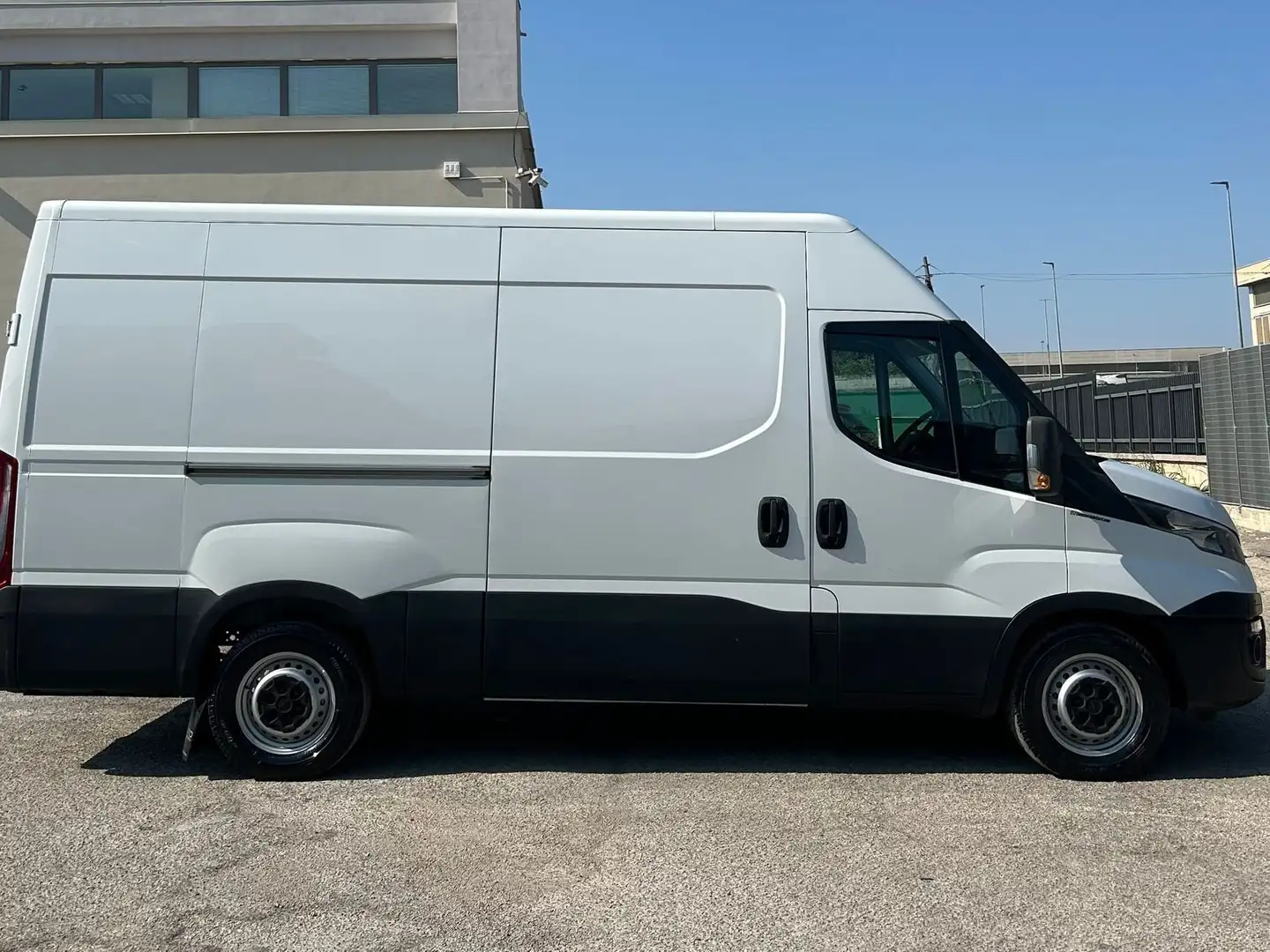 Iveco Daily 35S15 VH2 FURGONE PASSO LUNGO TETTO ALTO 3 PTI Bianco - 2