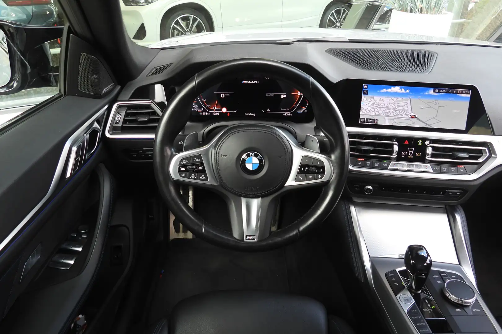 BMW 440 4 Serie Gran Coupé M440i xDrive High Executive Aut Grijs - 2