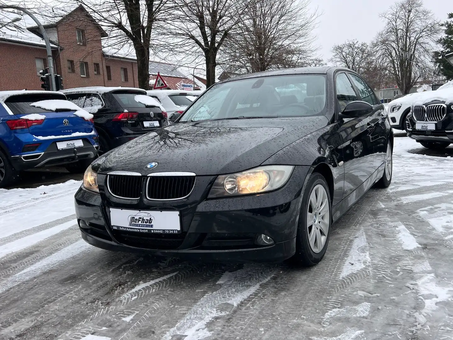 BMW 320 d Limousine Schwarz - 2