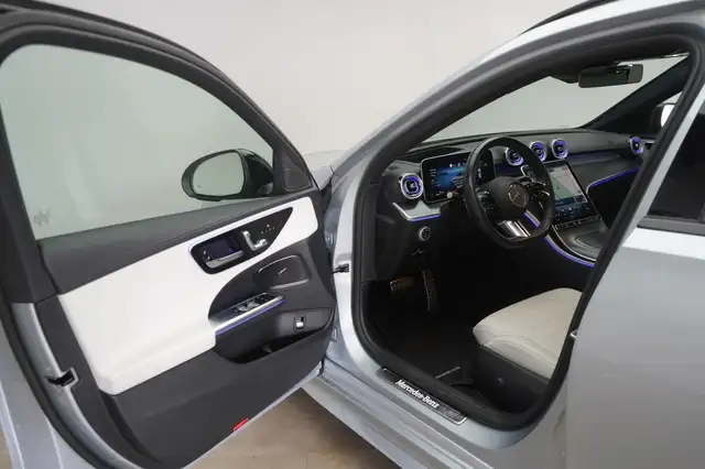 Mercedes-Benz C-Class view 13