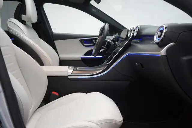 Mercedes-Benz C-Class view 8