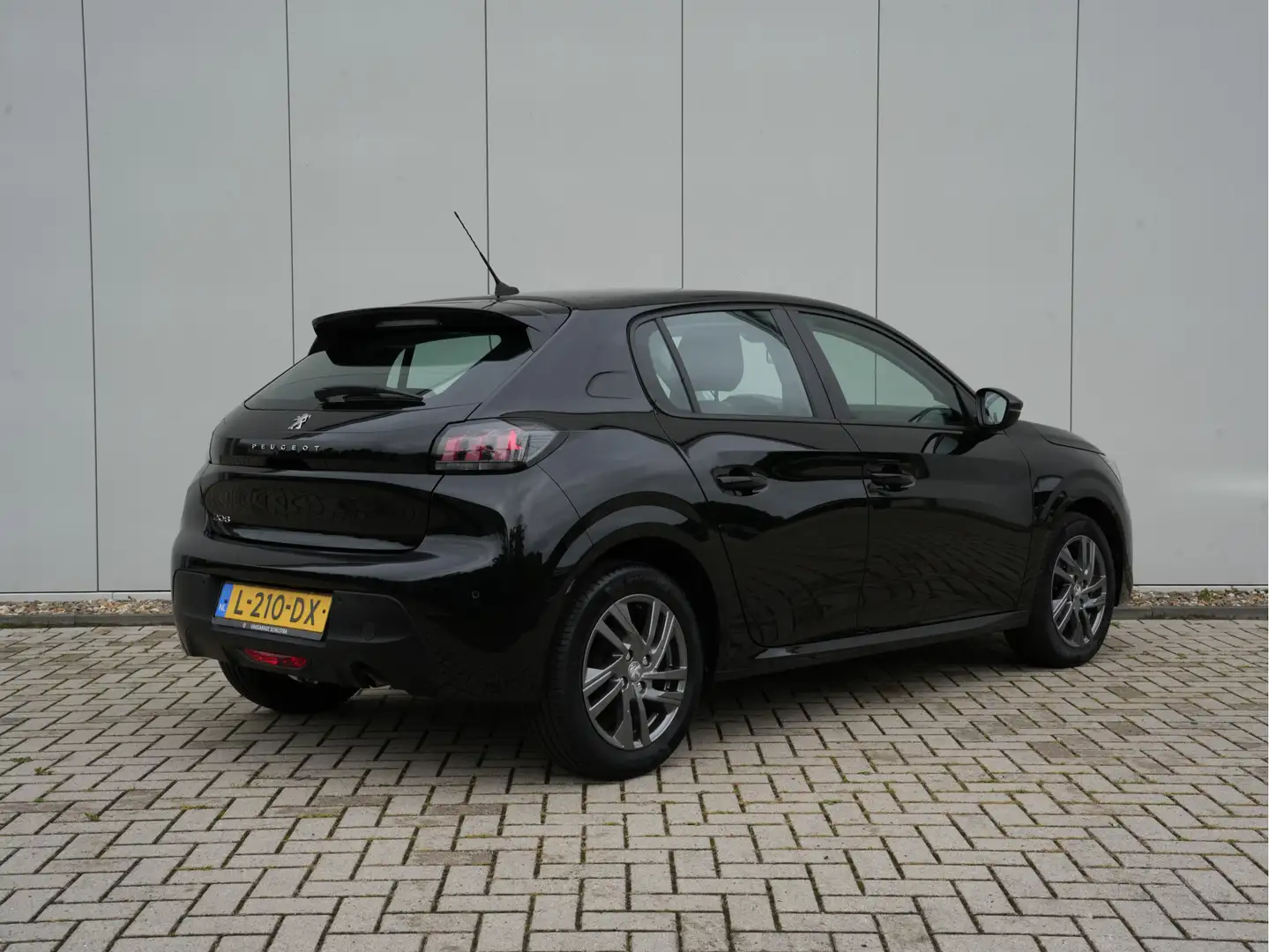 Peugeot 208 1.2 PureTech Active Pack | Navigatie | DAB | Andro Noir - 2