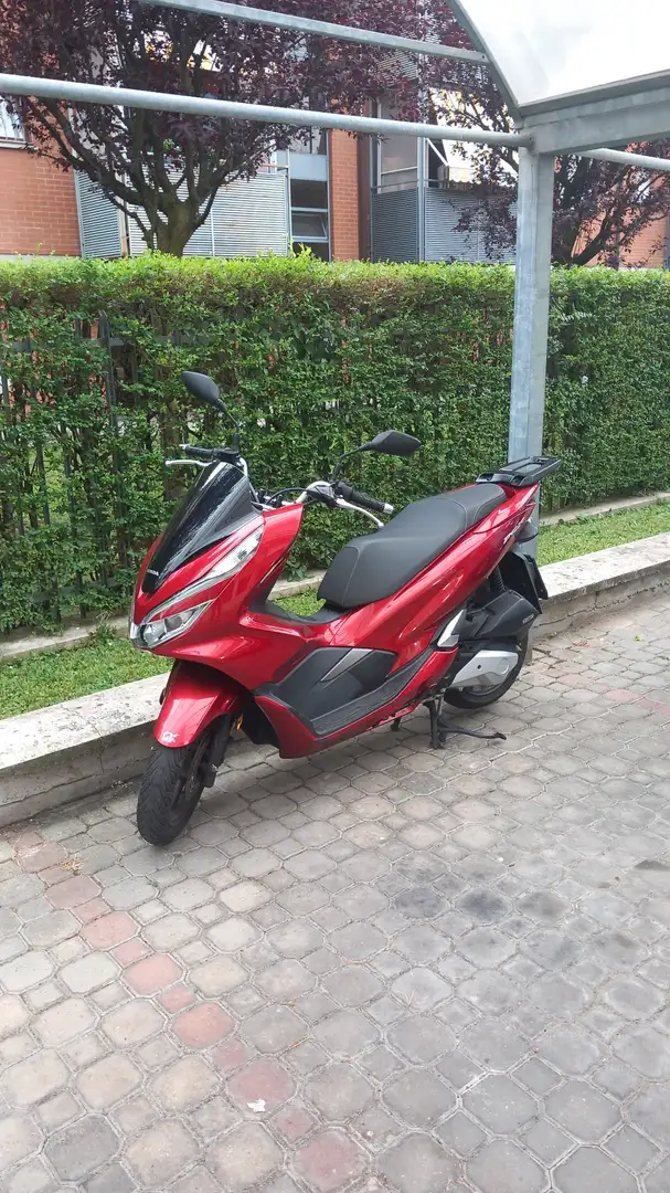 Honda PCX 125 Červená - 1