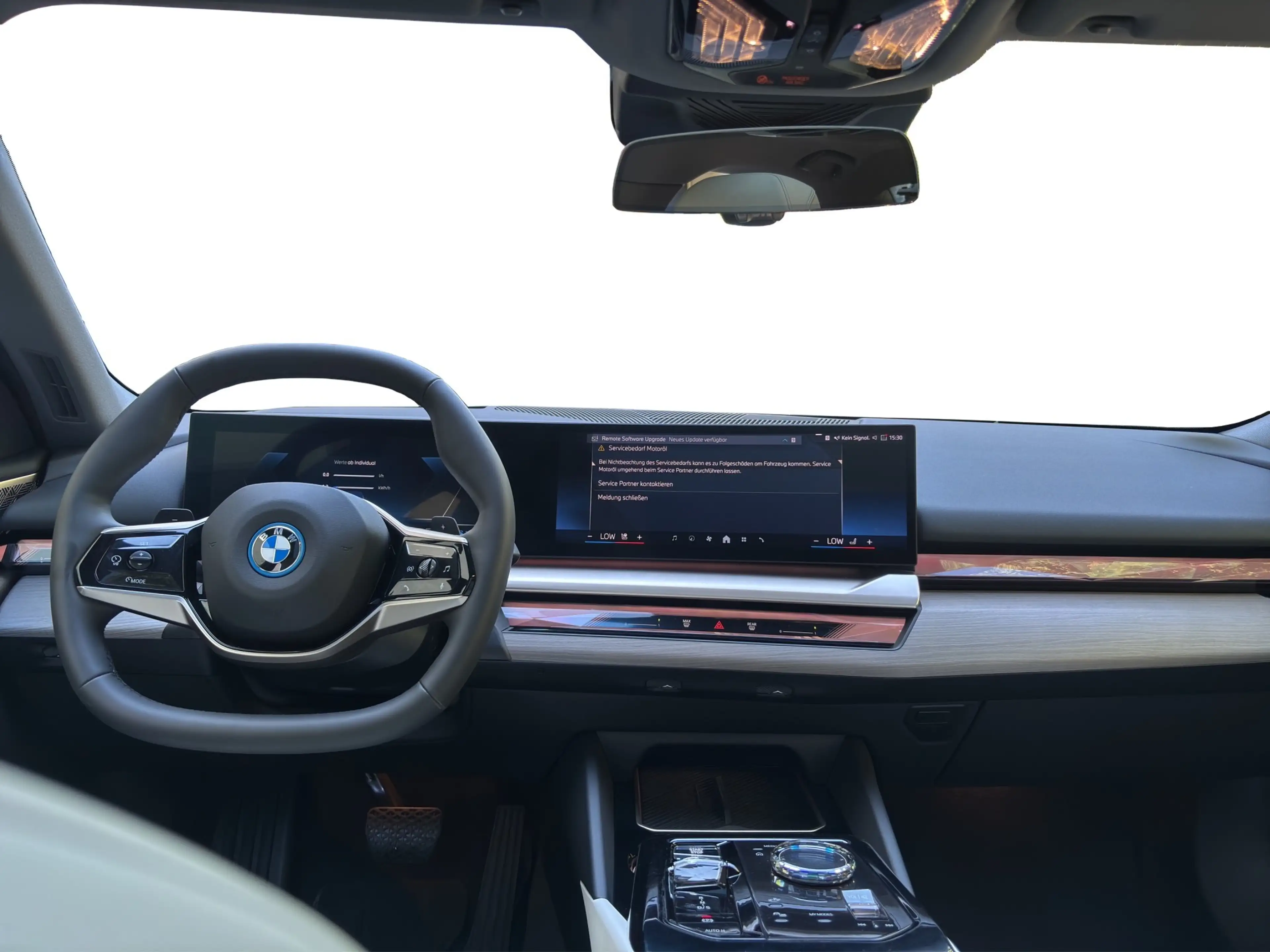 BMW 550 e xDrive Limousine — photo 2