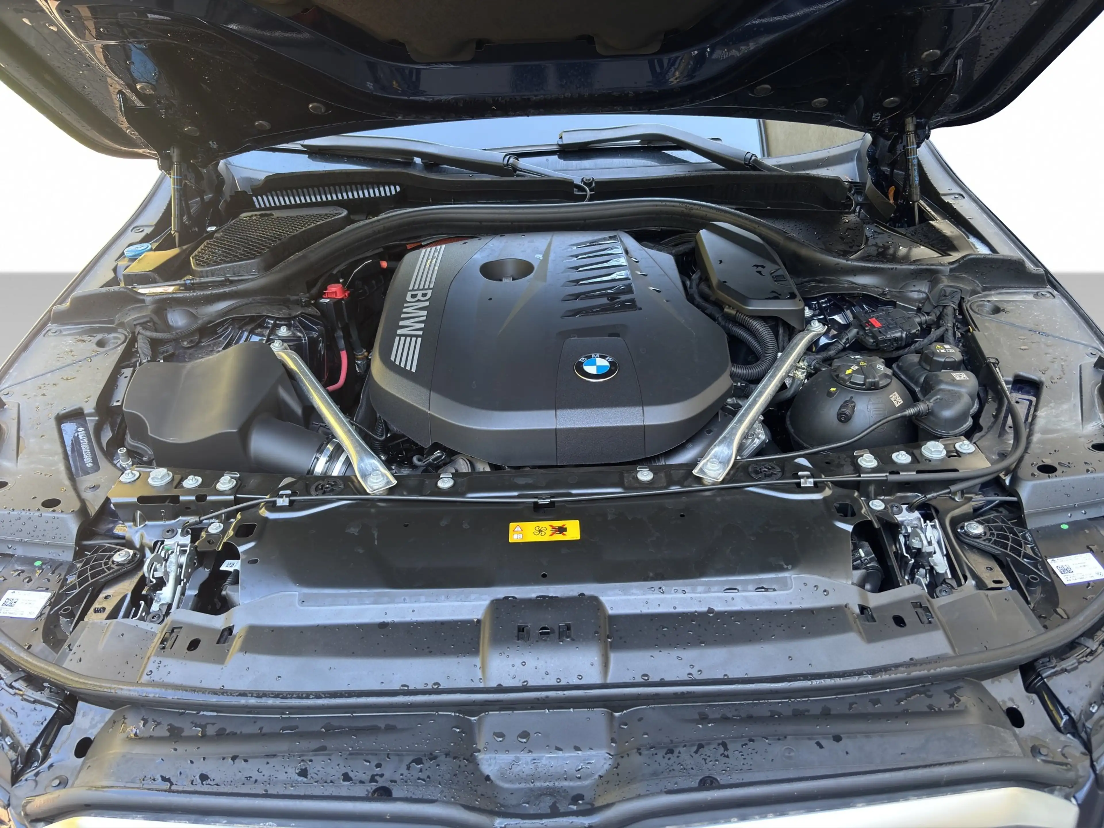 BMW 550 e xDrive Limousine — photo 12