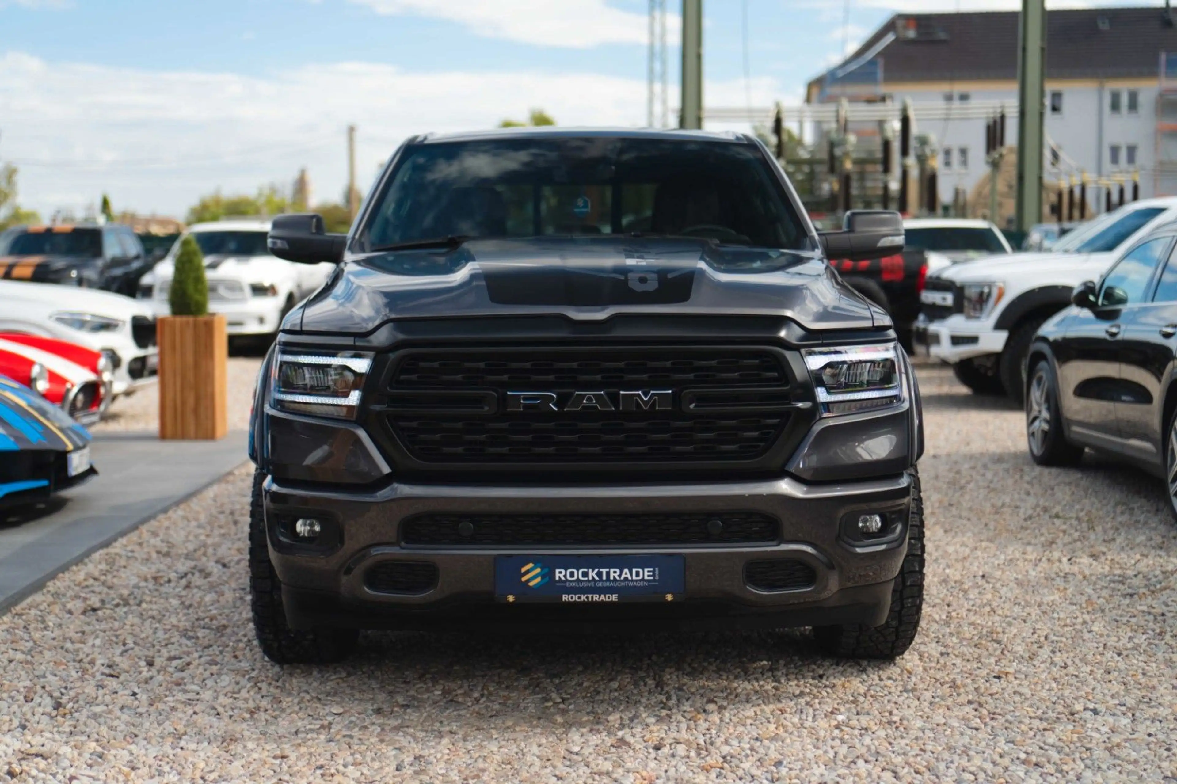 Dodge RAM 5.7 V8 HEMI 4x4 OFFROAD Night-Paket *LED* — photo 3