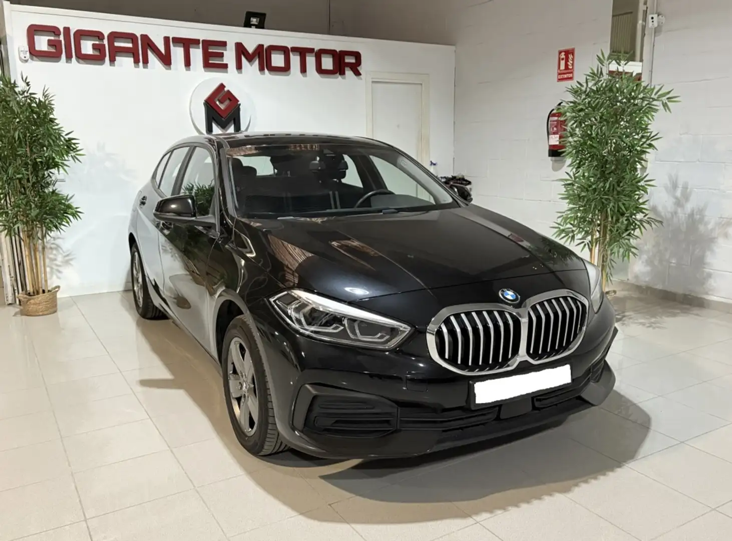 BMW 116 116d Business Negro - 1