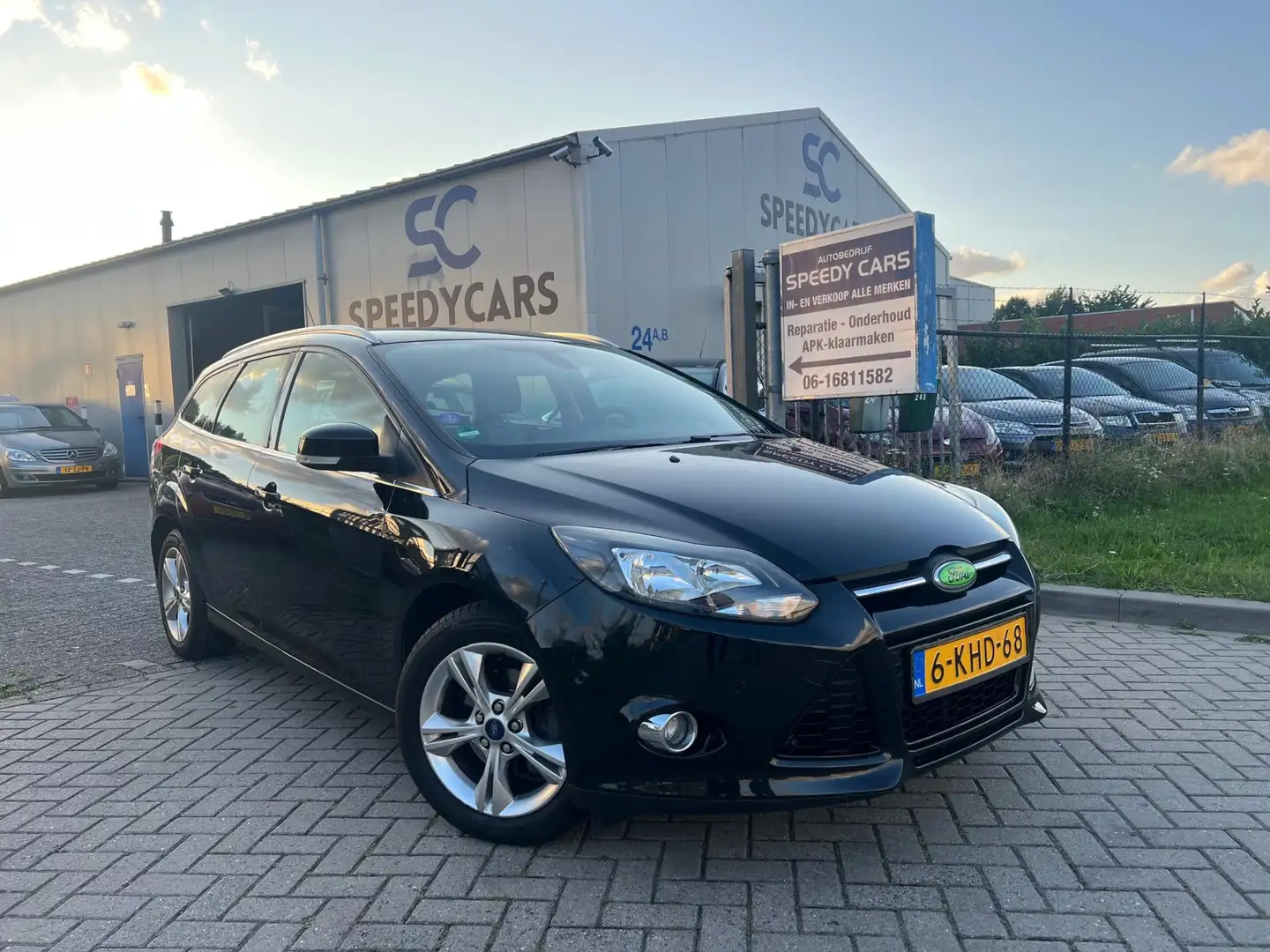 Ford Focus Wagon 1.0 EcoBoost Titanium 2012 Clima Navi PDC Negro - 1