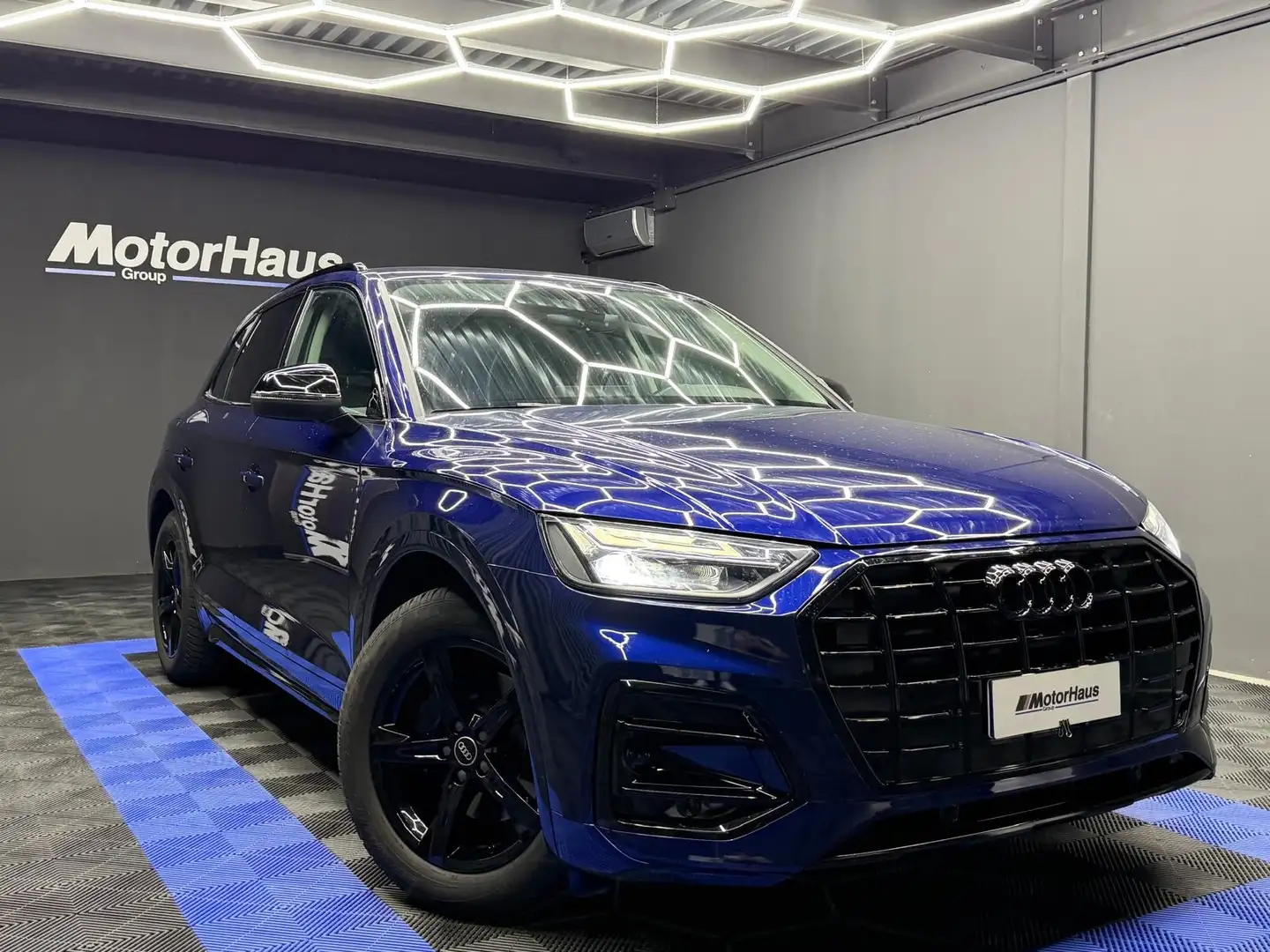 Audi Q5 35 2.0 tdi mhev Business Advanced Blauw - 1