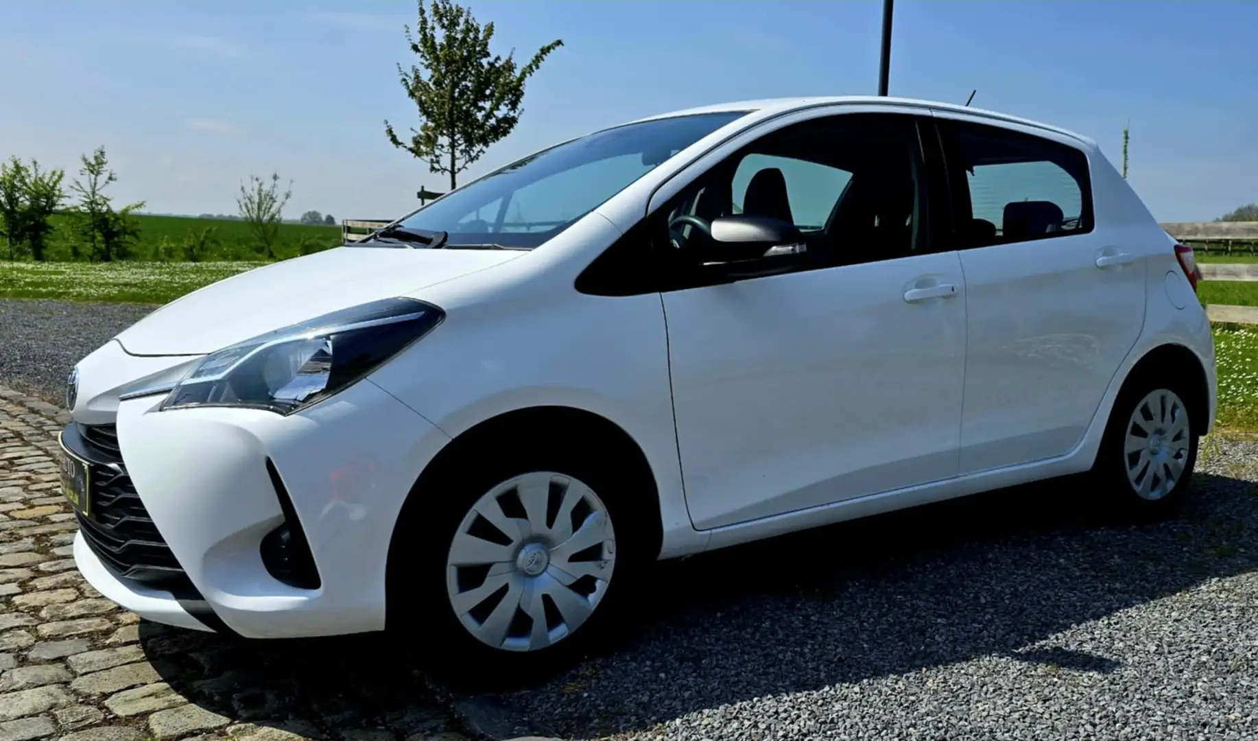 Toyota Yaris 1.5i Dual VVT-iE Y-oung Wit - 2