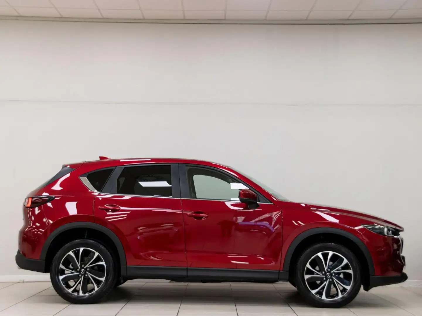 Mazda CX-5 2.2 Skyactiv-D Zenith Black AWD Aut. 135kW Rojo - 2