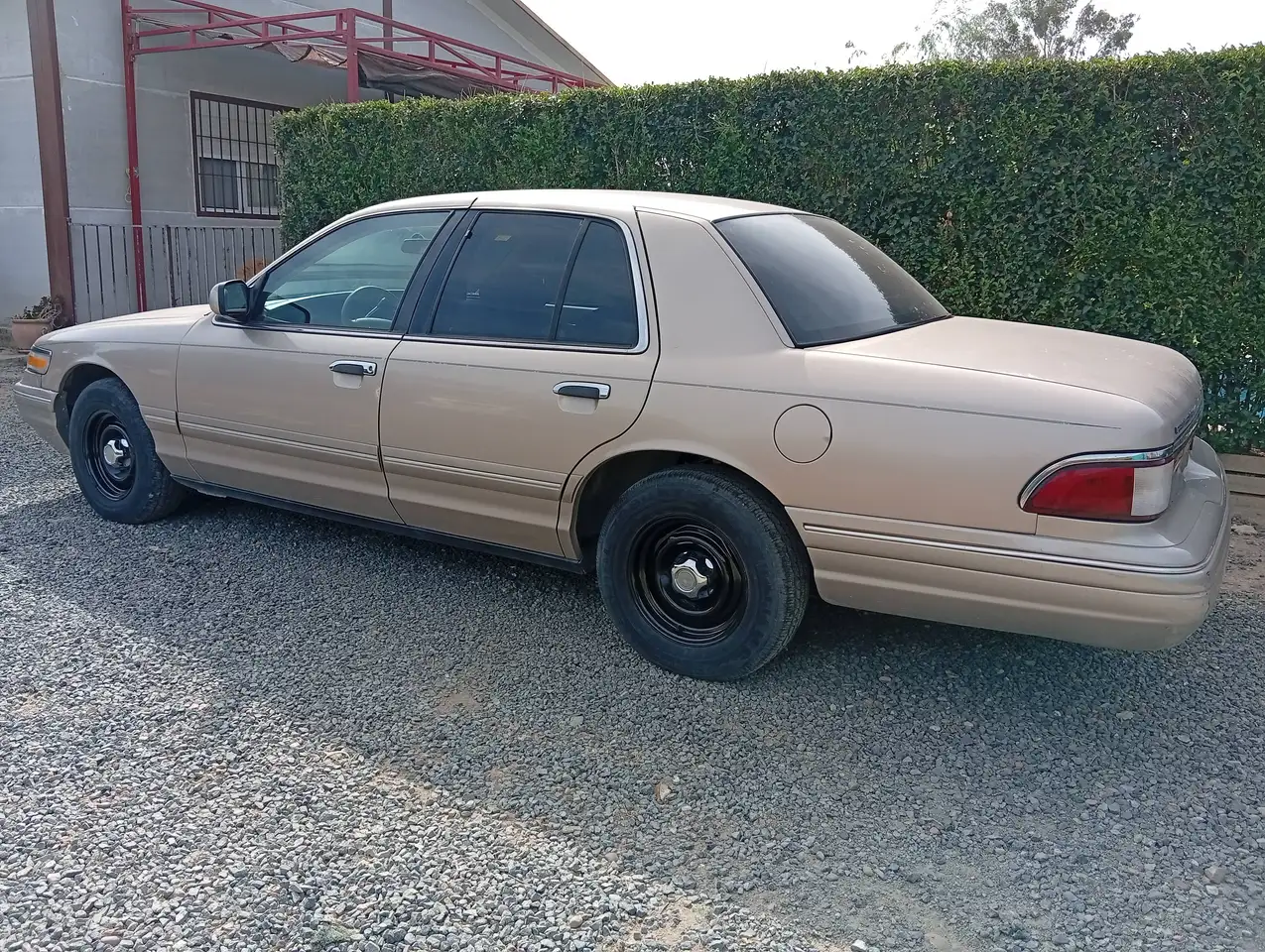 Ford Crown Grand Marquis GS, foto 4