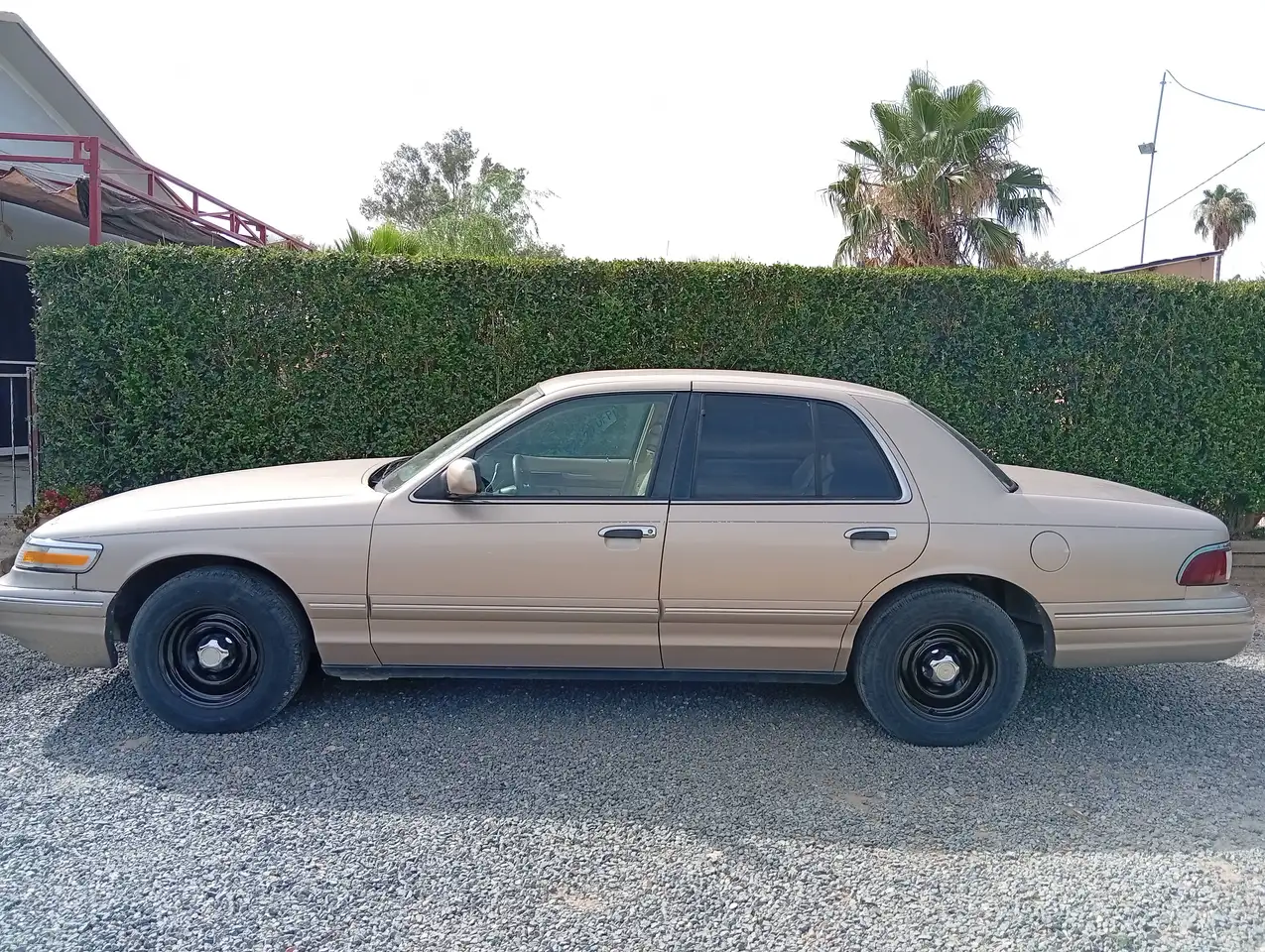 Ford Crown Grand Marquis GS, foto 2