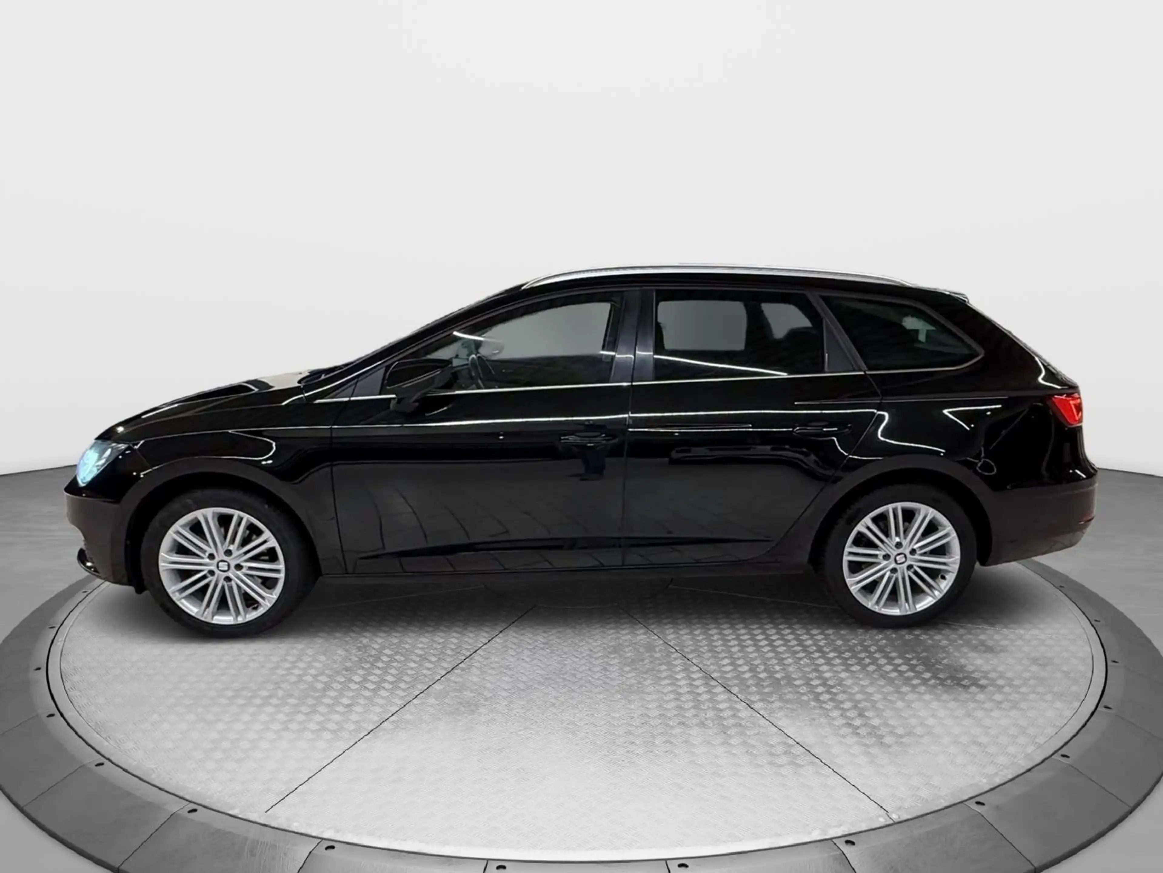 SEAT Leon ST Xcellence / Ambiente/ RFK/ LED/ PDC — photo 8